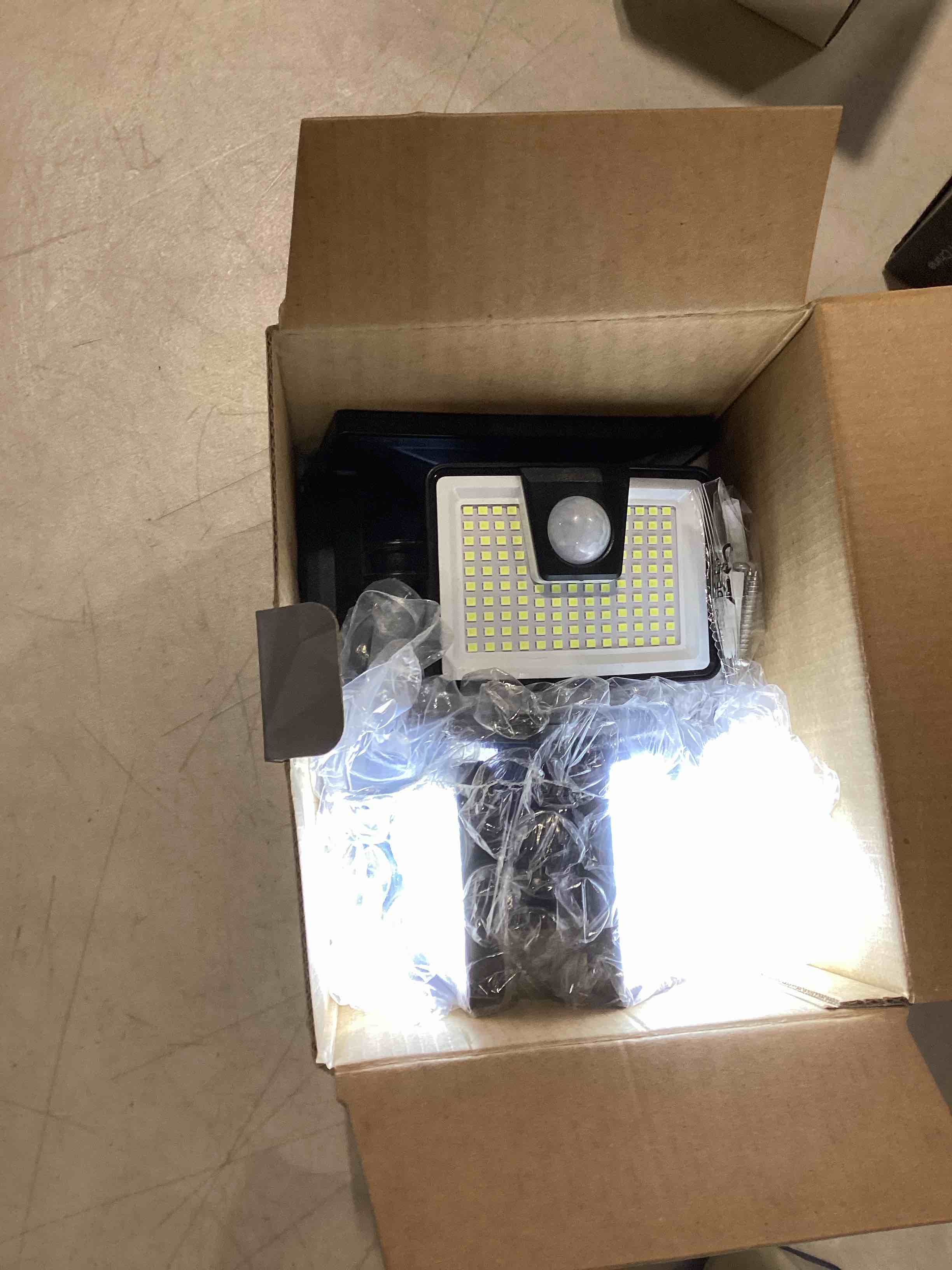 https://s3.amazonaws.com/lotting-images-prod/bidfta/TEA0376405_1732642218072.jpeg