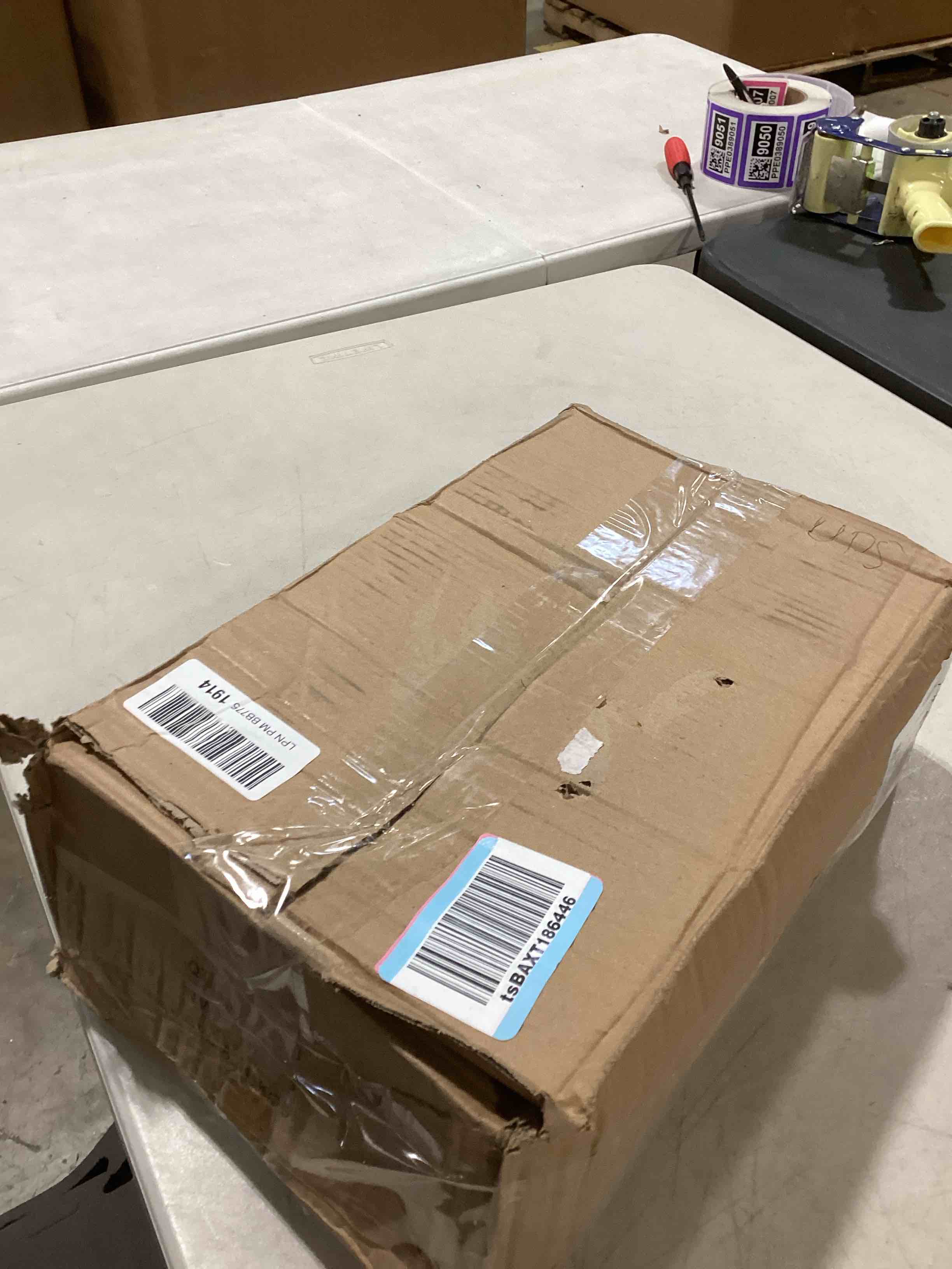 https://s3.amazonaws.com/lotting-images-prod/bidfta/TEA0376464_1732631833908.jpeg
