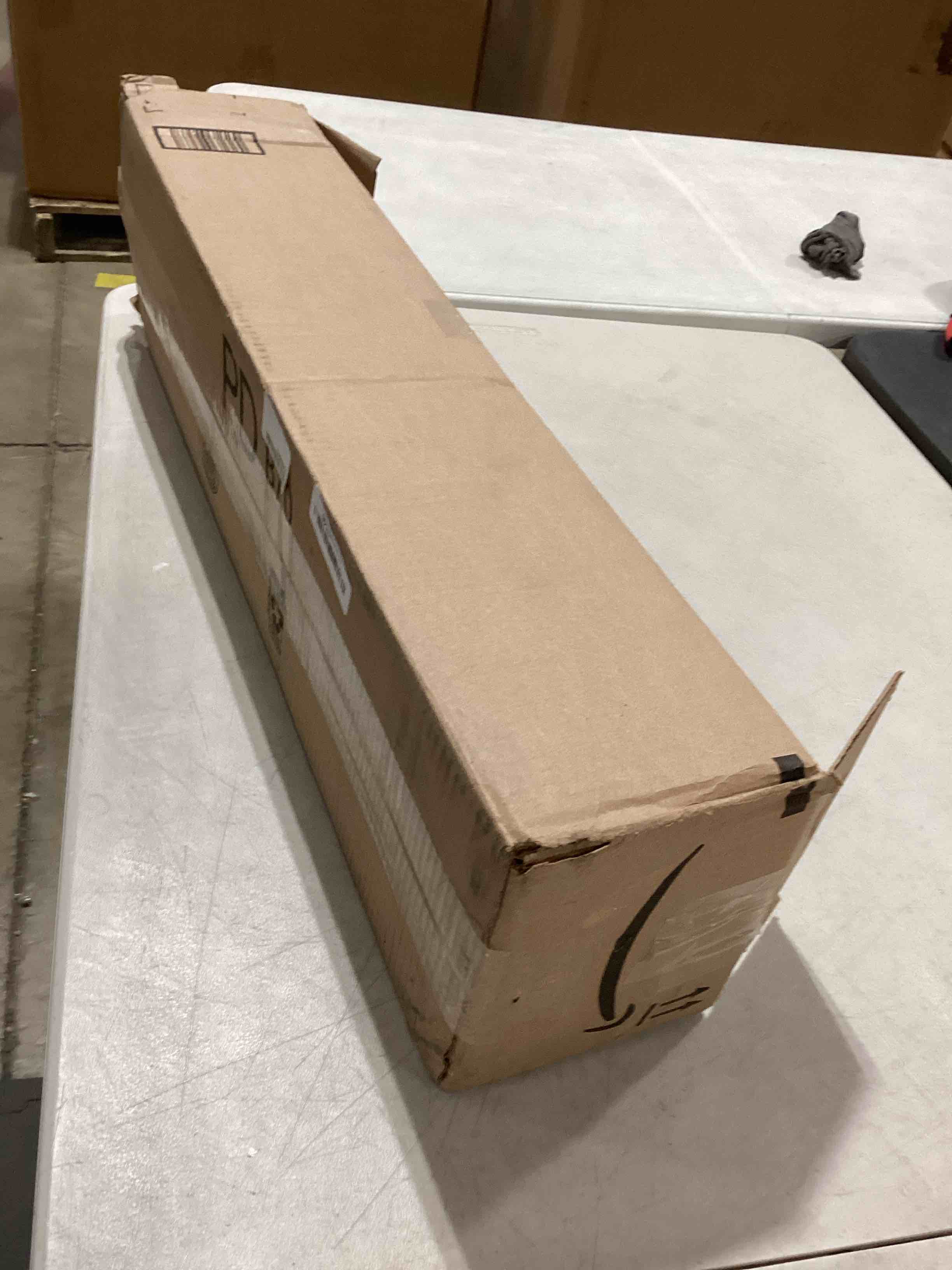 https://s3.amazonaws.com/lotting-images-prod/bidfta/TEA0376818_1732282151702.jpeg