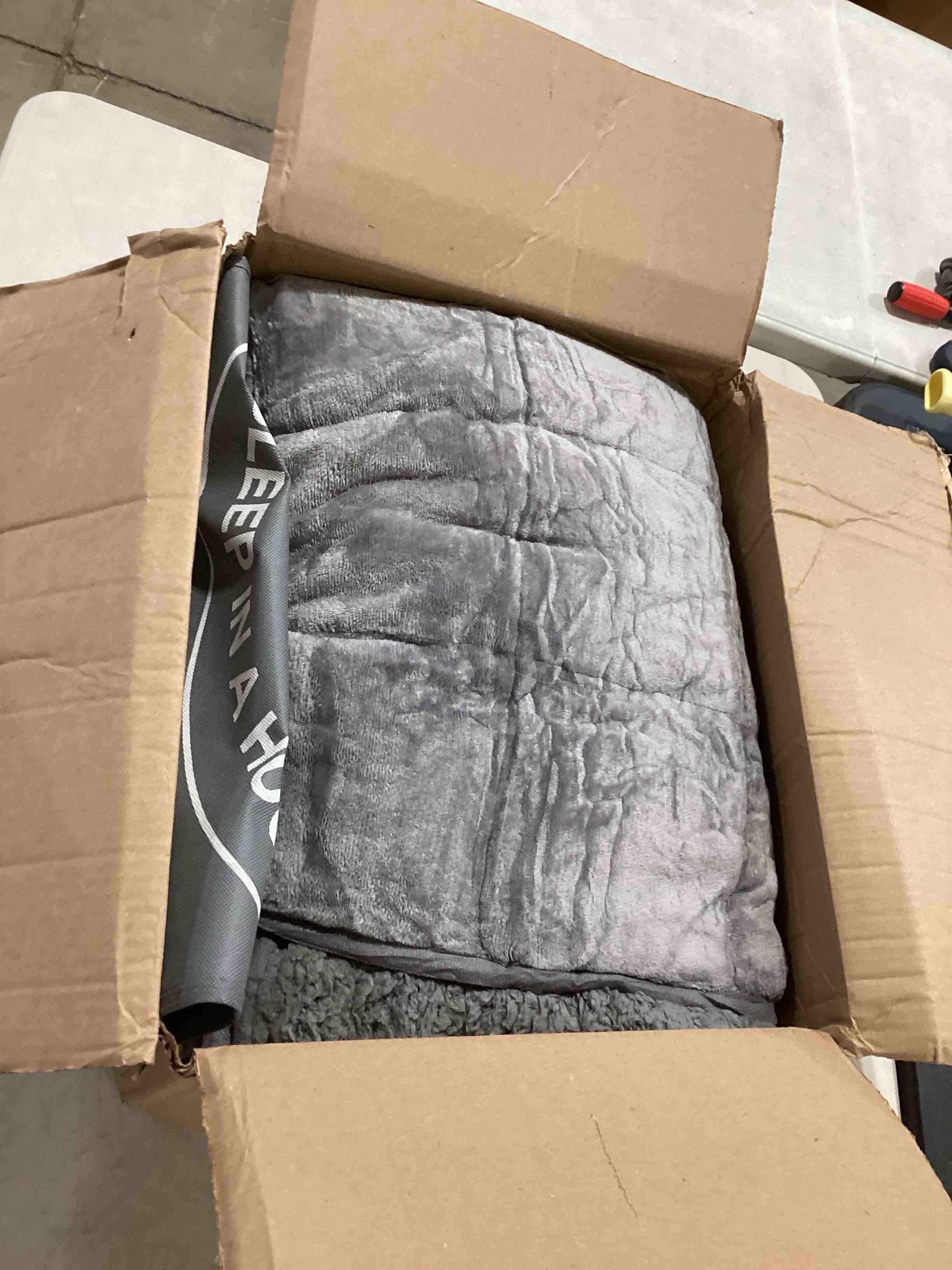 https://s3.amazonaws.com/lotting-images-prod/bidfta/TEA0377092_1732114229543.jpeg