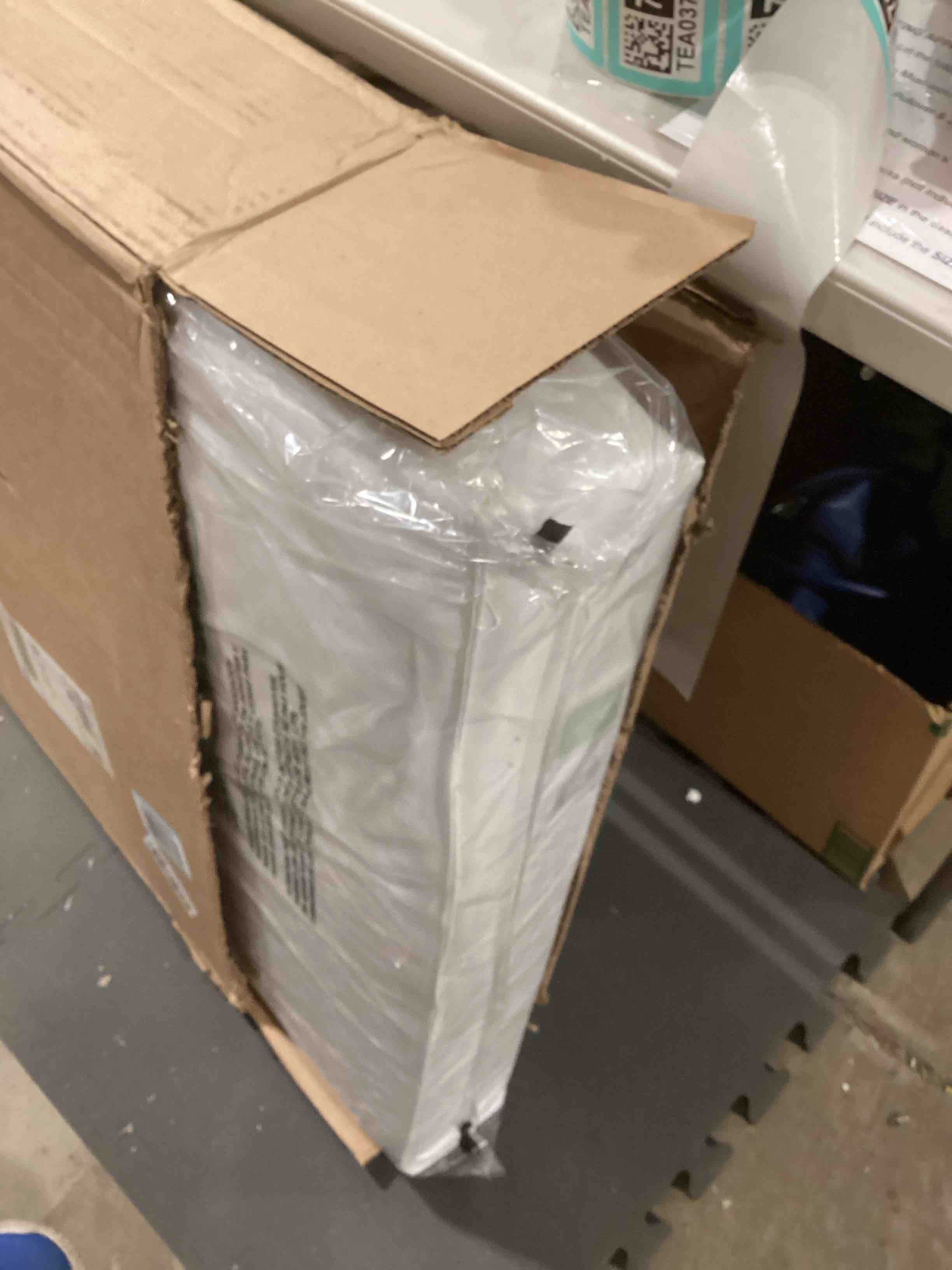 https://s3.amazonaws.com/lotting-images-prod/bidfta/TEA0377346_1731937426245.jpeg