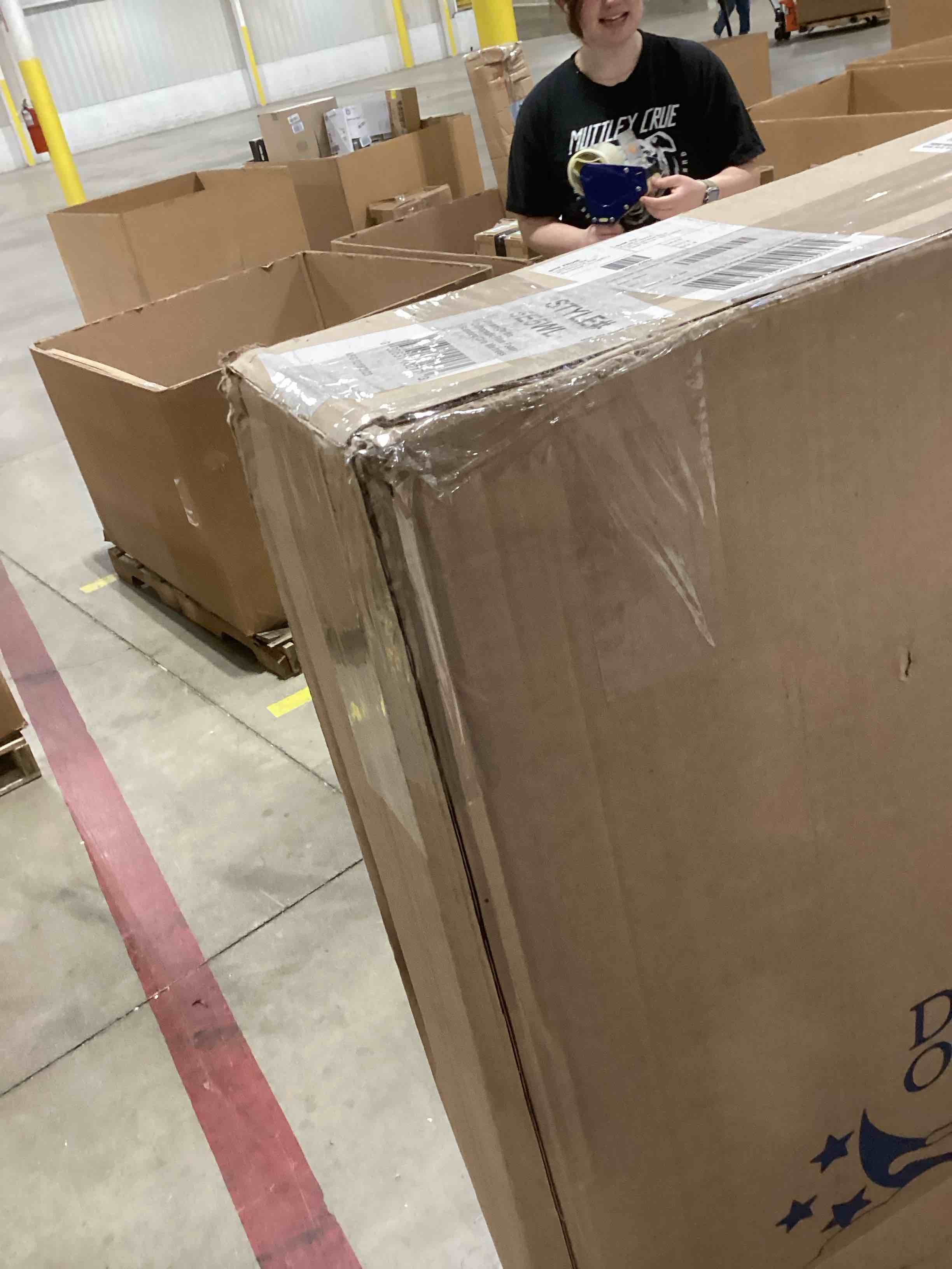 https://s3.amazonaws.com/lotting-images-prod/bidfta/TEA0377346_1731937501075.jpeg