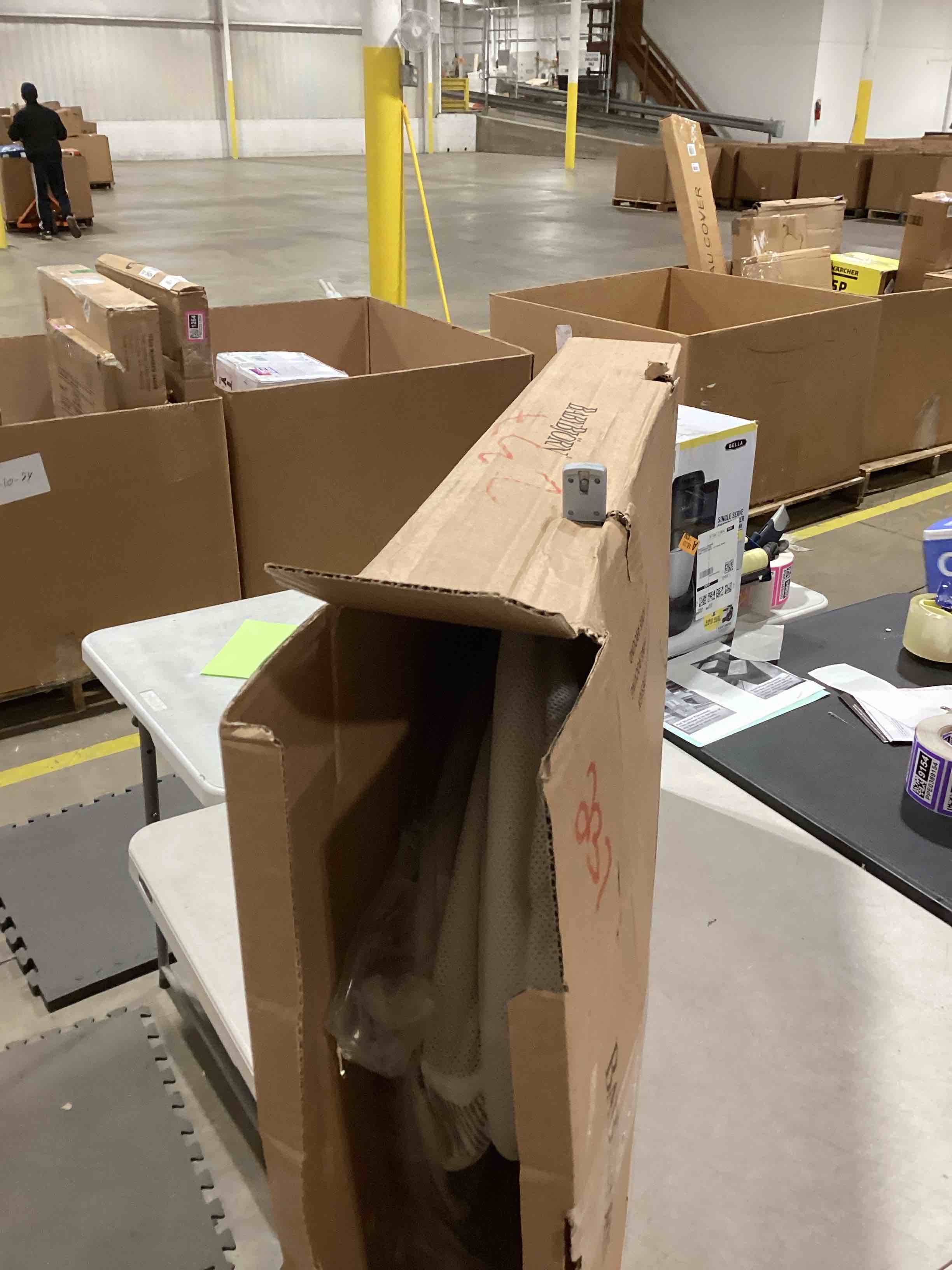 https://s3.amazonaws.com/lotting-images-prod/bidfta/TEA0377868_1731589504042.jpeg