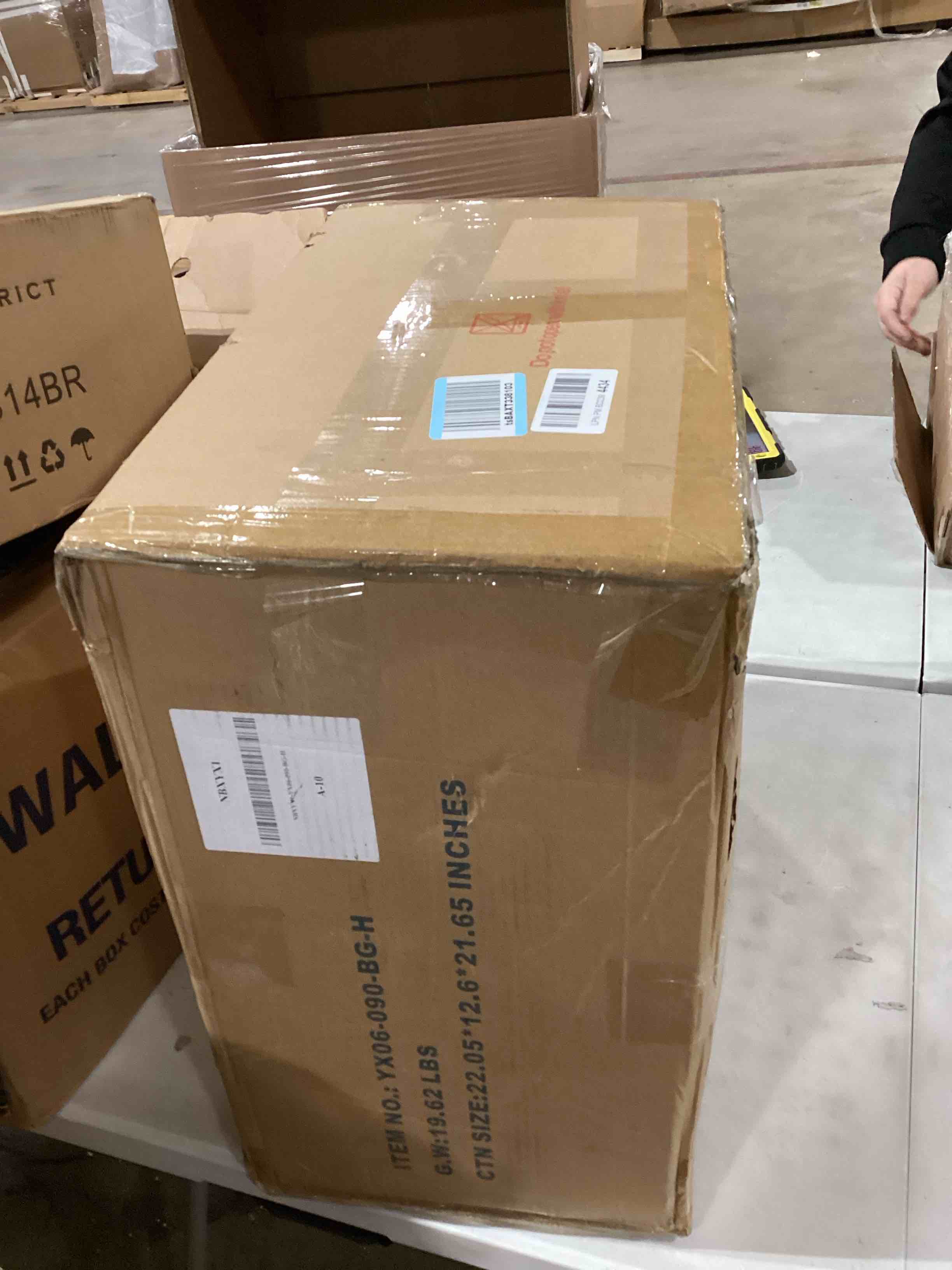 https://s3.amazonaws.com/lotting-images-prod/bidfta/TEA0378245_1733146872700.jpeg