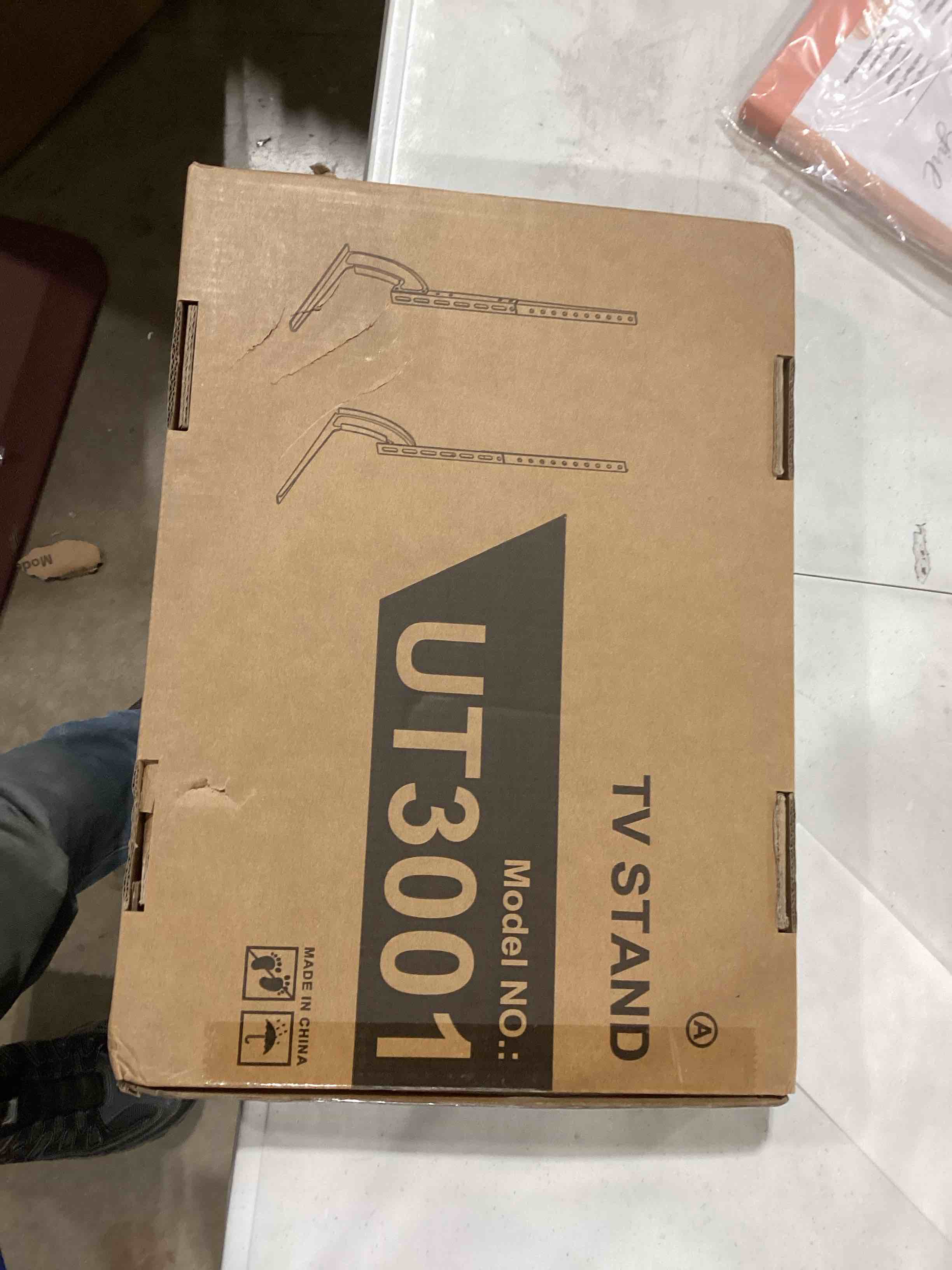 https://s3.amazonaws.com/lotting-images-prod/bidfta/TEA0378352_1732898302107.jpeg