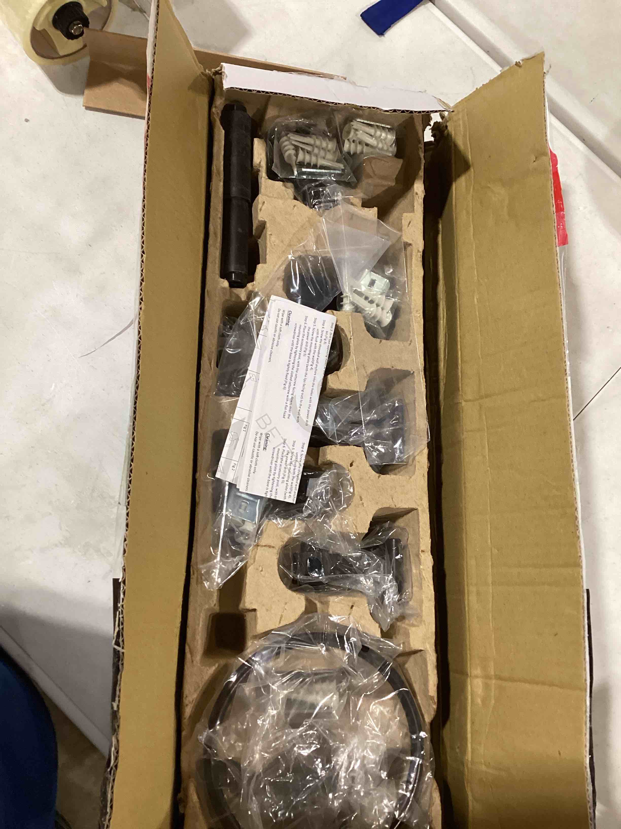https://s3.amazonaws.com/lotting-images-prod/bidfta/TEA0378773_1732298042450.jpeg