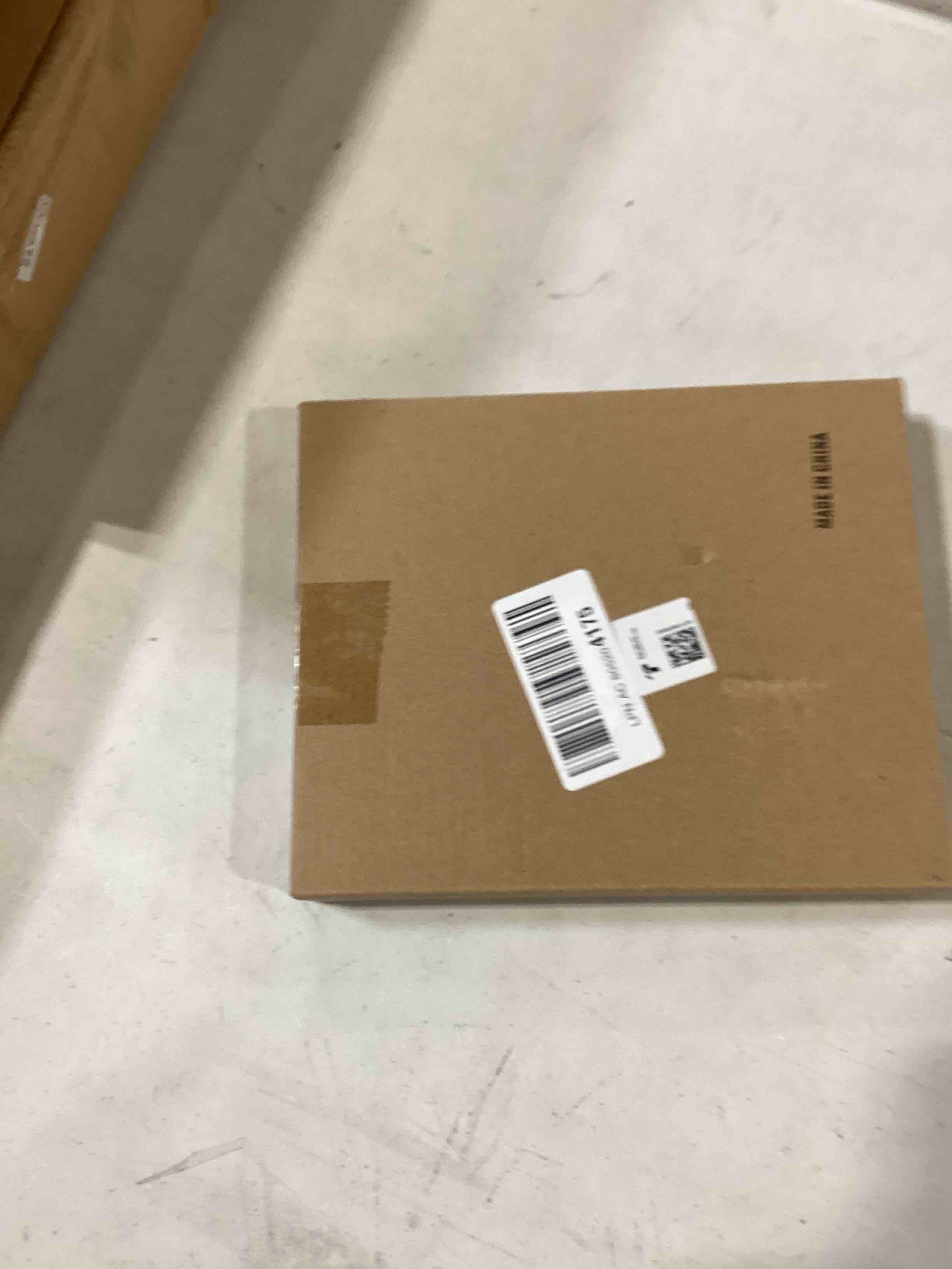 https://s3.amazonaws.com/lotting-images-prod/bidfta/TEA0379032_1732121891004.jpeg