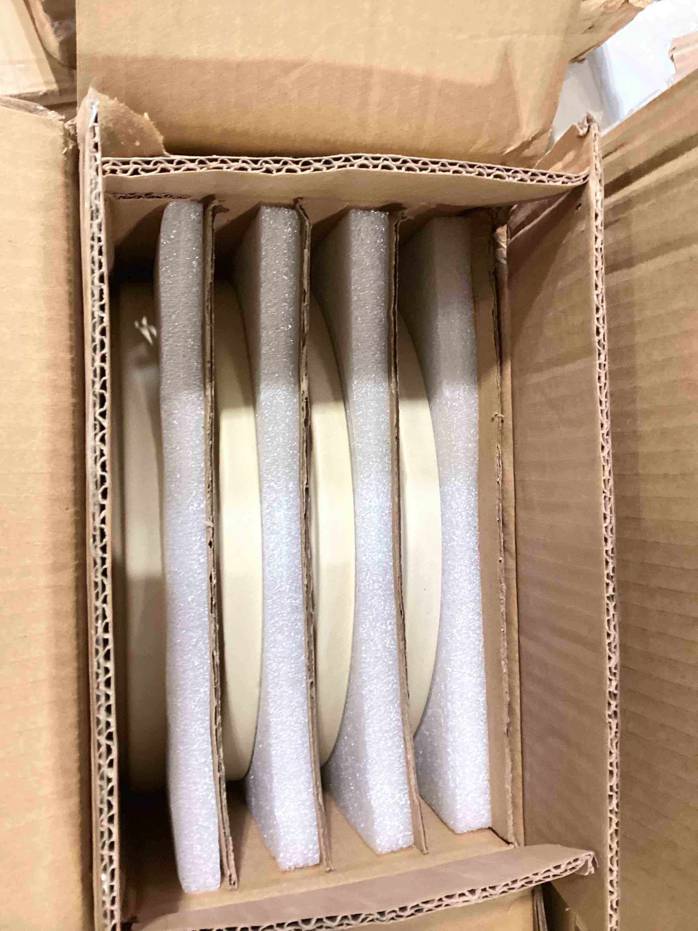 https://s3.amazonaws.com/lotting-images-prod/bidfta/TEA0379056_1732117201808.jpeg