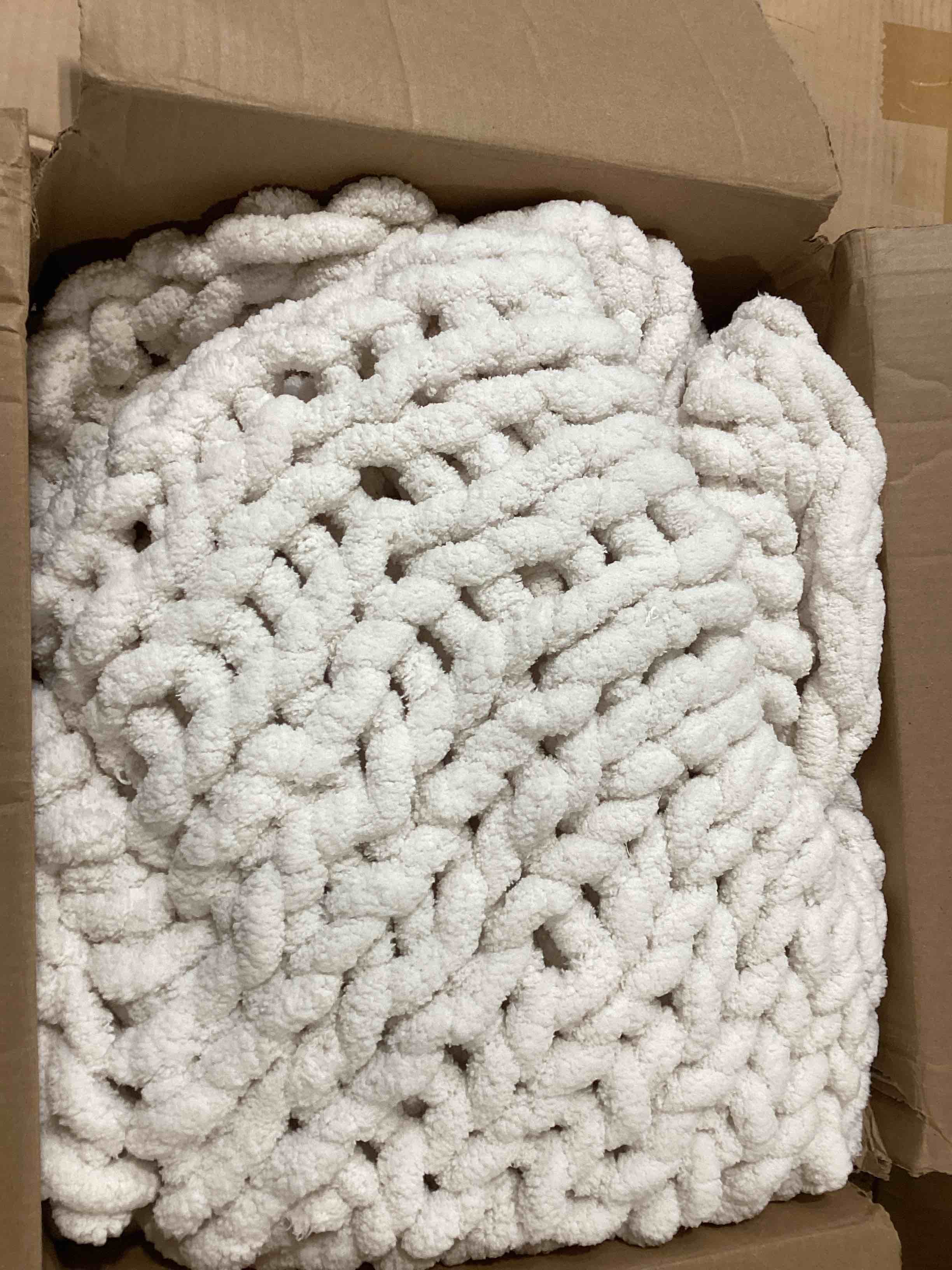 https://s3.amazonaws.com/lotting-images-prod/bidfta/TEA0379081_1732112788823.jpeg