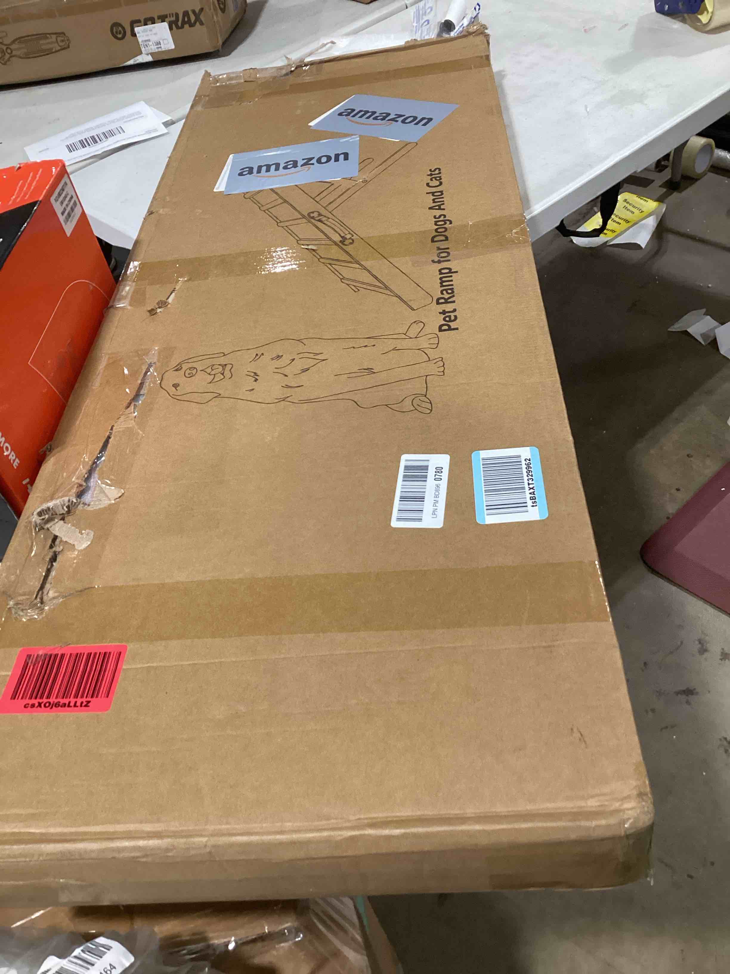 https://s3.amazonaws.com/lotting-images-prod/bidfta/TEA0379113_1732046055401.jpeg