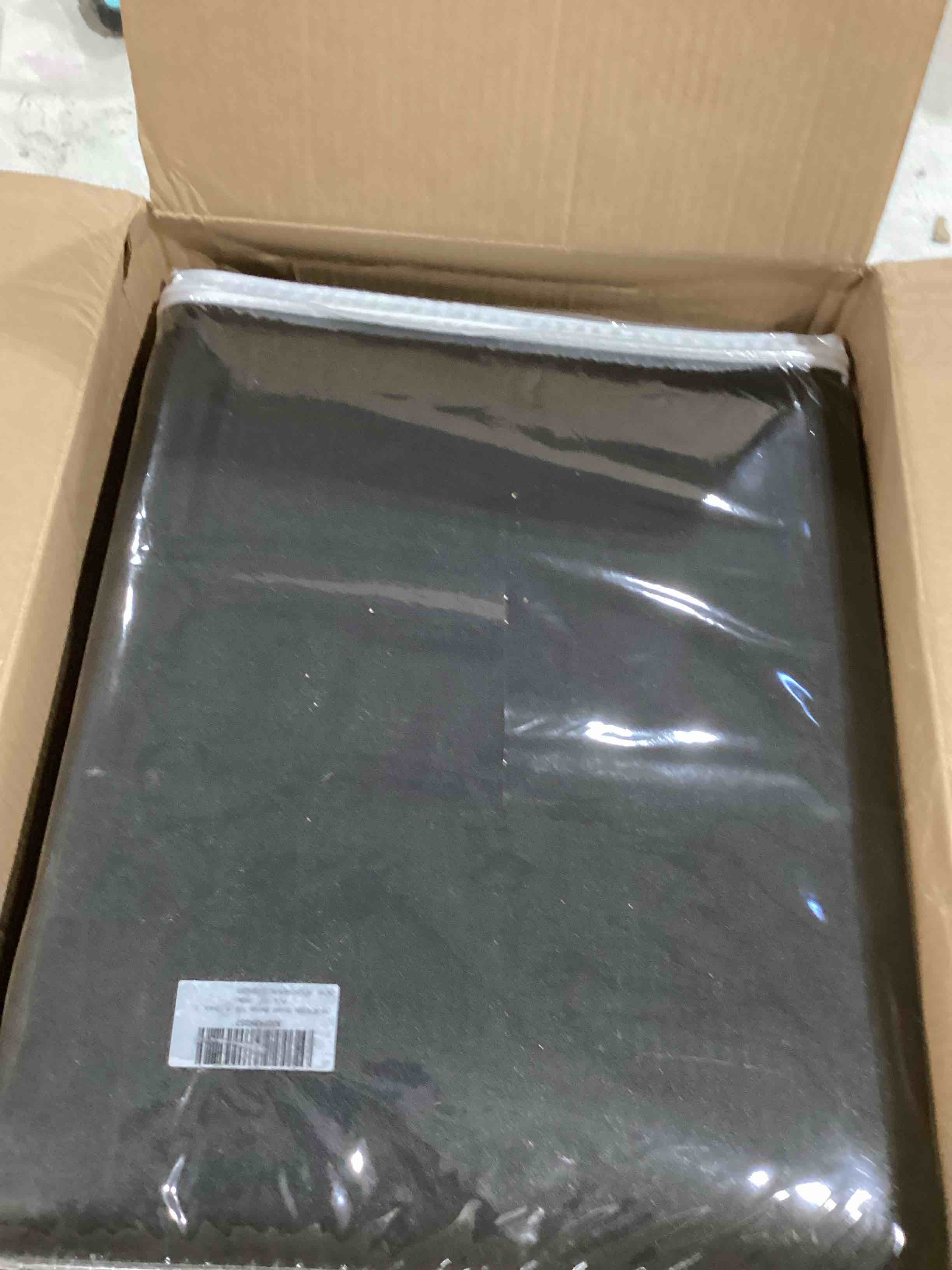 https://s3.amazonaws.com/lotting-images-prod/bidfta/TEA0380137_1733145718081.jpeg
