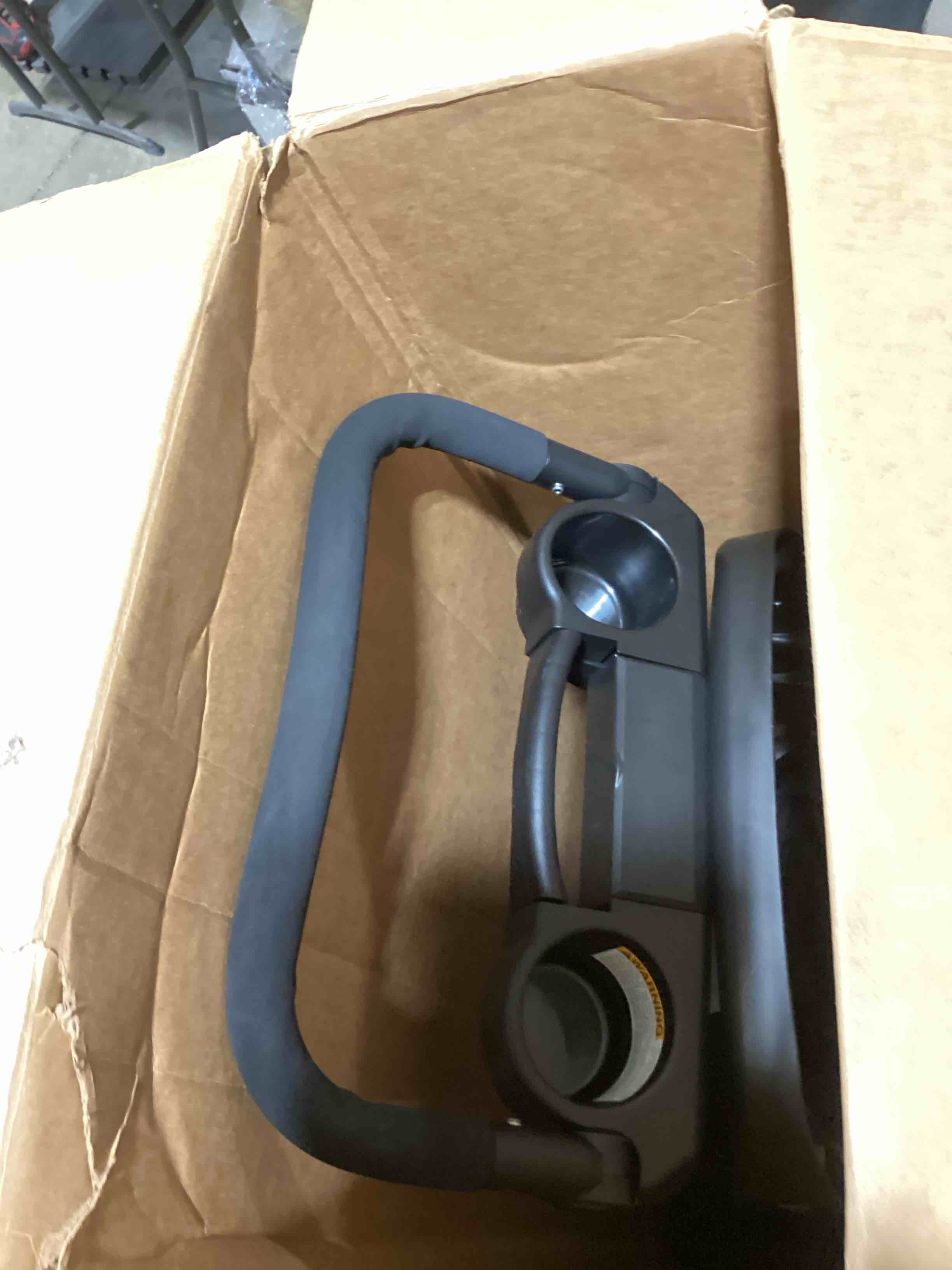 https://s3.amazonaws.com/lotting-images-prod/bidfta/TEA0381165_1731699575219.jpeg