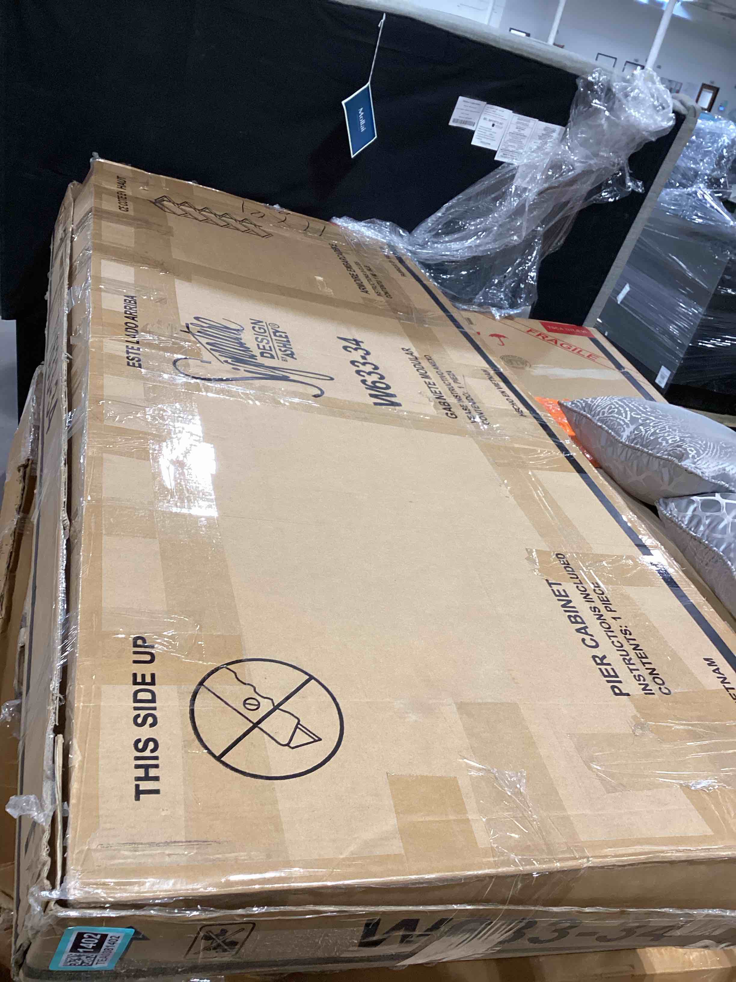 https://s3.amazonaws.com/lotting-images-prod/bidfta/TEA0381402_1731338941889.jpeg