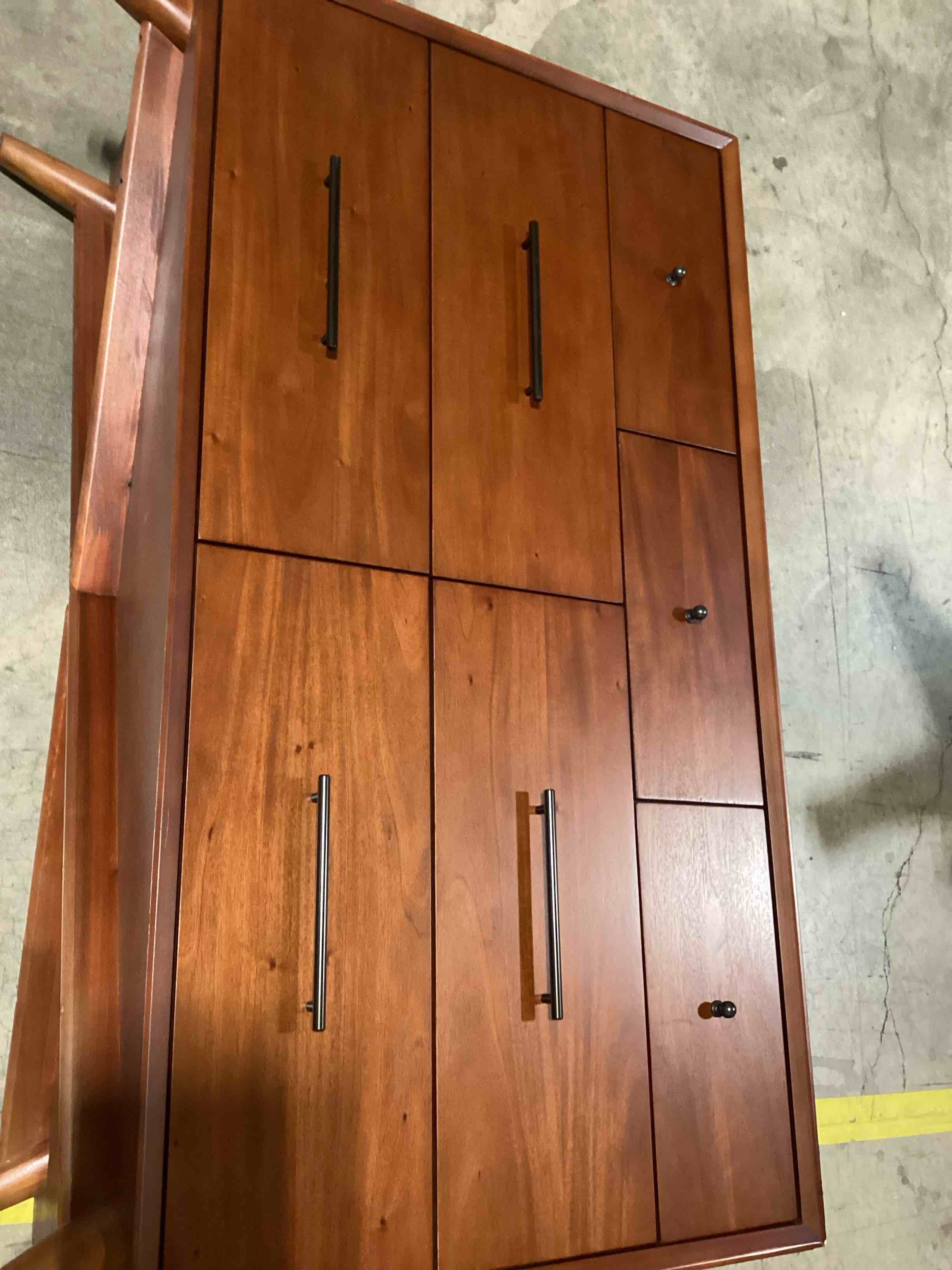 Williams 7-Drawer Dresser