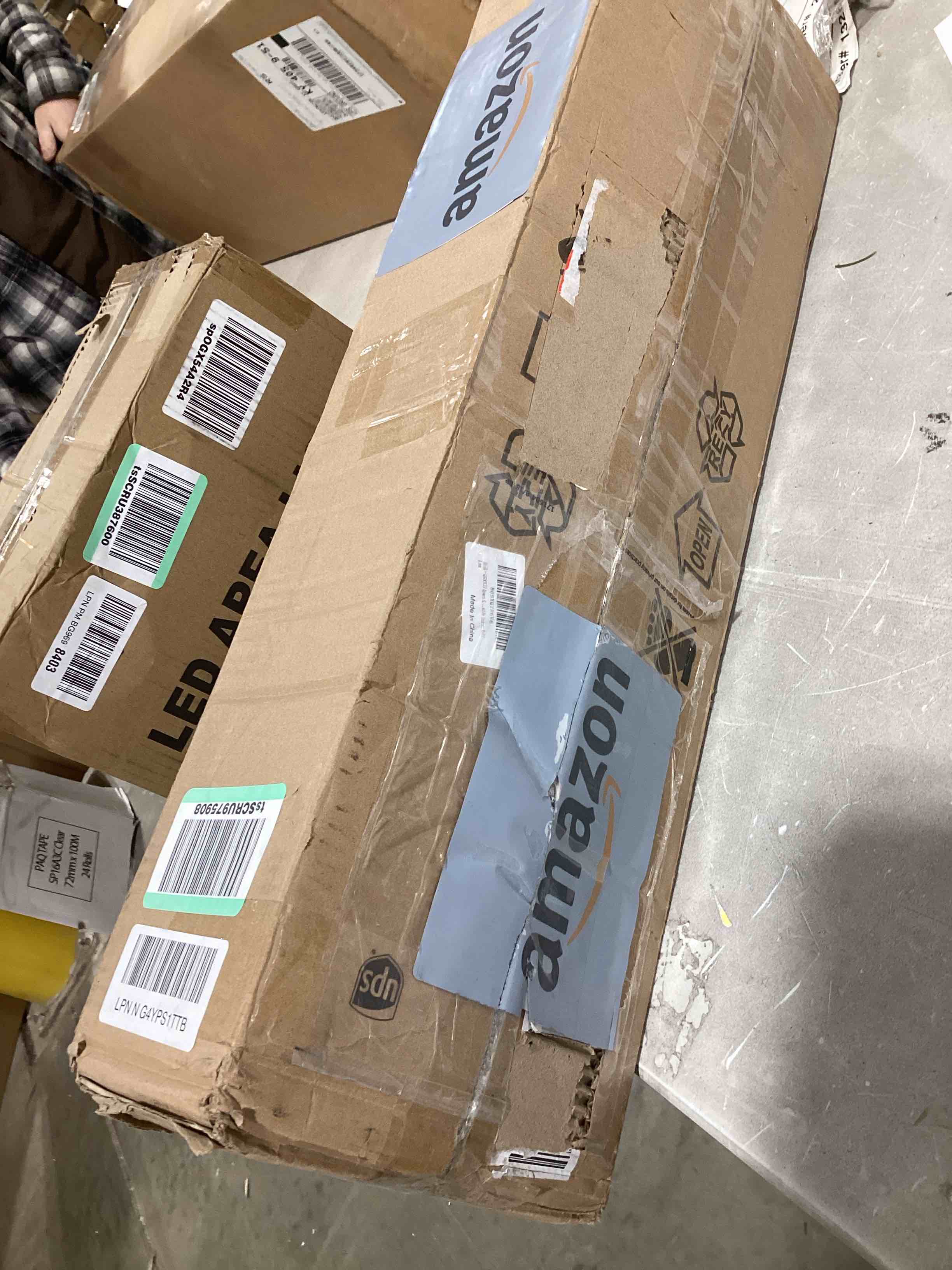 https://s3.amazonaws.com/lotting-images-prod/bidfta/TEA0381801_1730723170221.jpeg