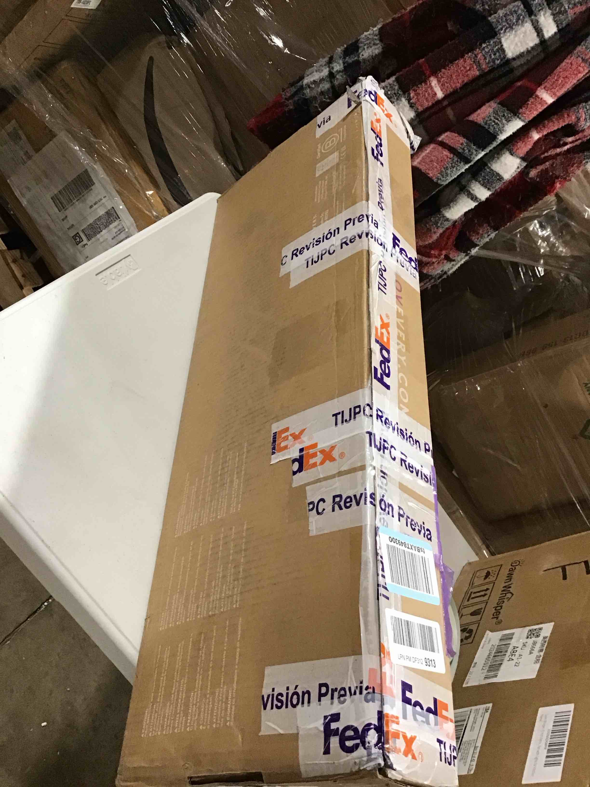 https://s3.amazonaws.com/lotting-images-prod/bidfta/TEA0382496_1734030643175.jpeg