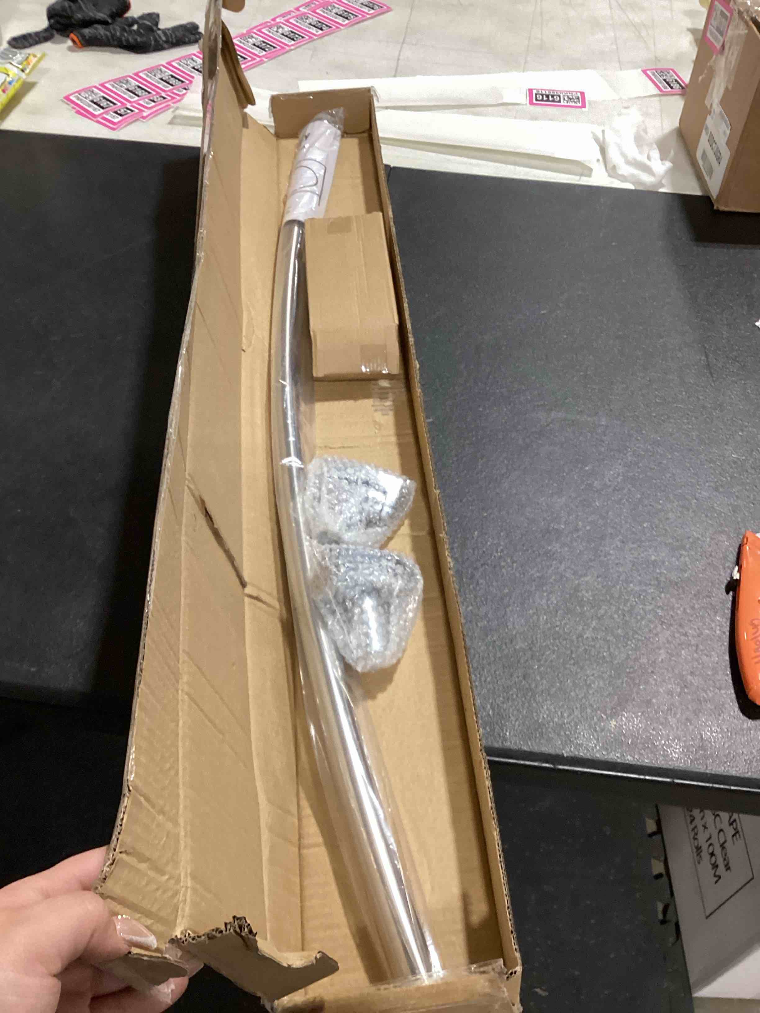 https://s3.amazonaws.com/lotting-images-prod/bidfta/TEA0383302_1732628485640.jpeg