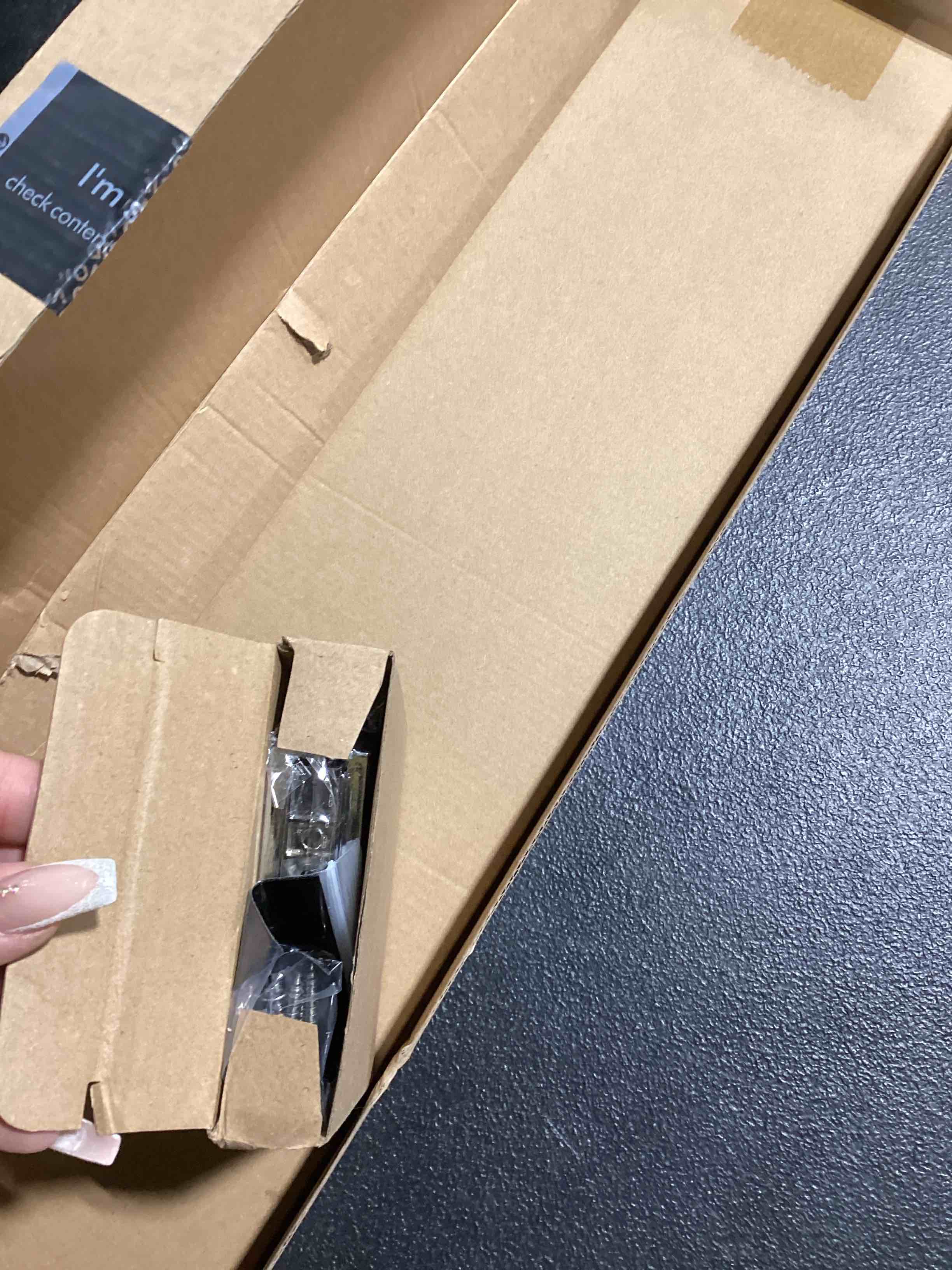 https://s3.amazonaws.com/lotting-images-prod/bidfta/TEA0383305_1732628021826.jpeg