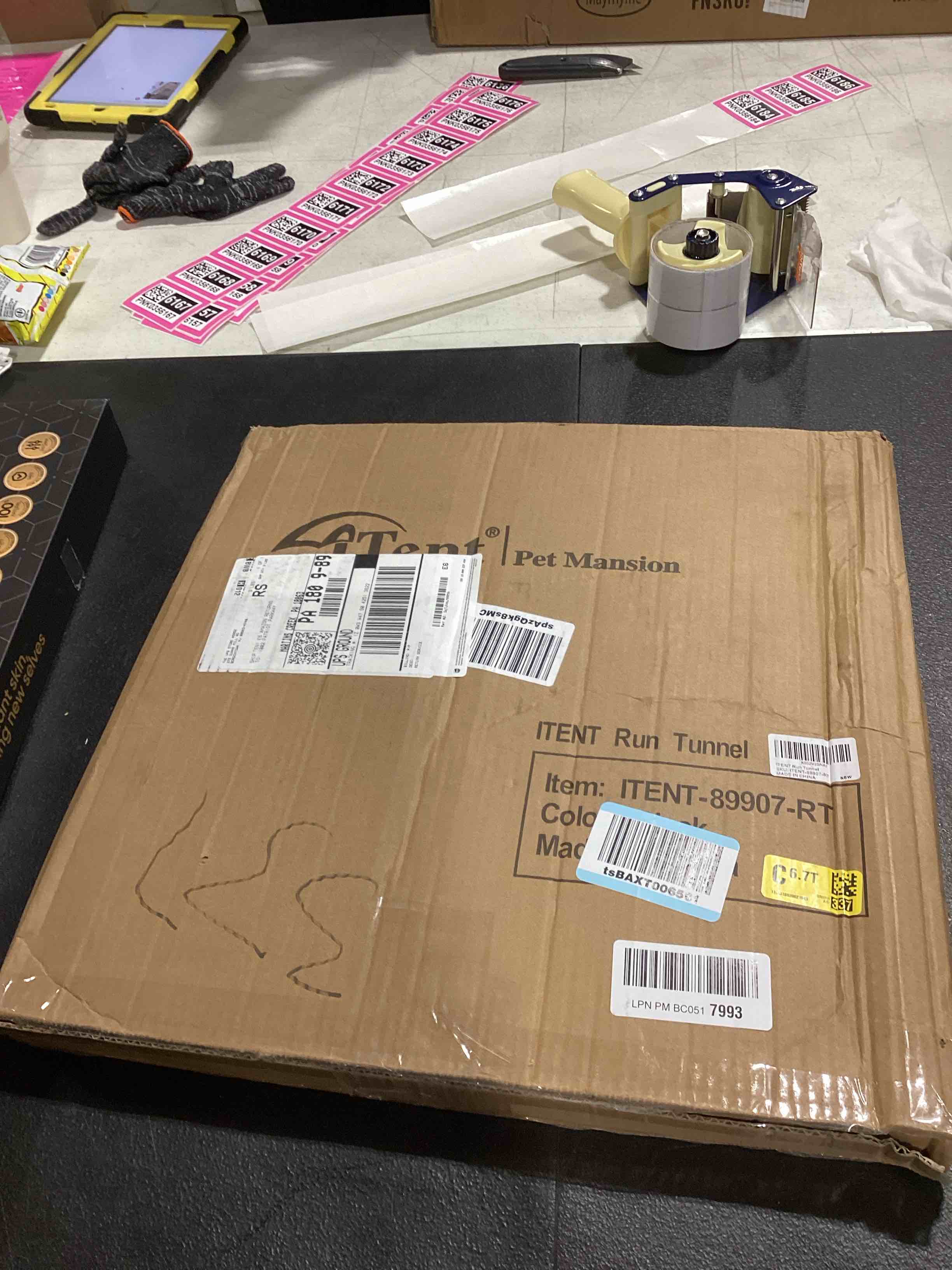 https://s3.amazonaws.com/lotting-images-prod/bidfta/TEA0383306_1732628152953.jpeg