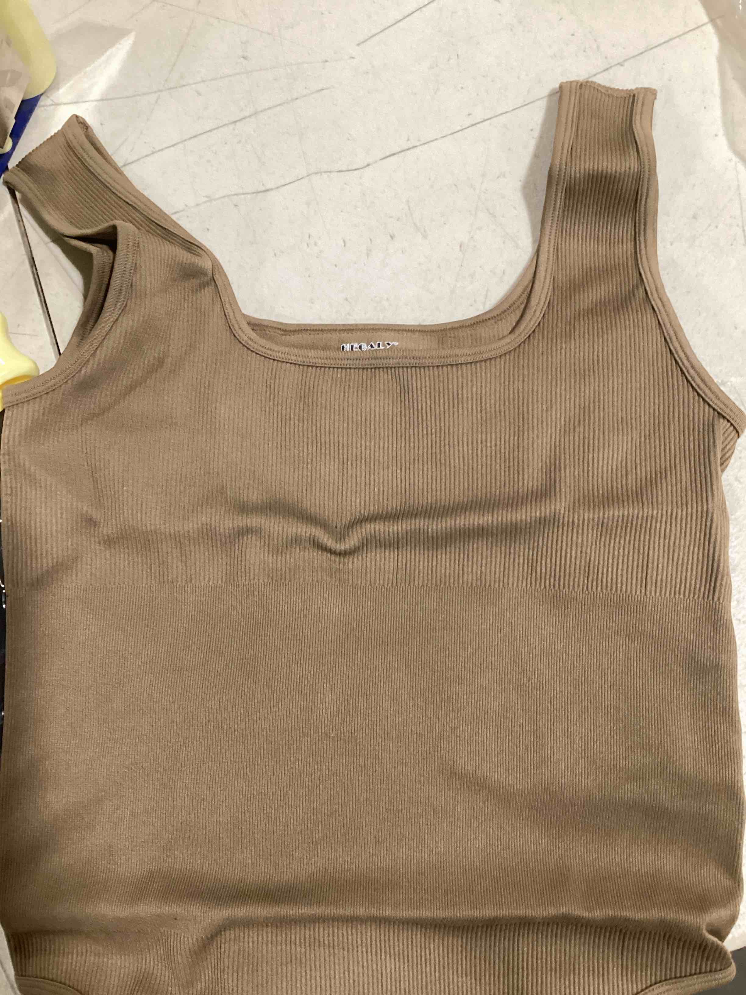 https://s3.amazonaws.com/lotting-images-prod/bidfta/TEA0383963_1731934329738.jpeg