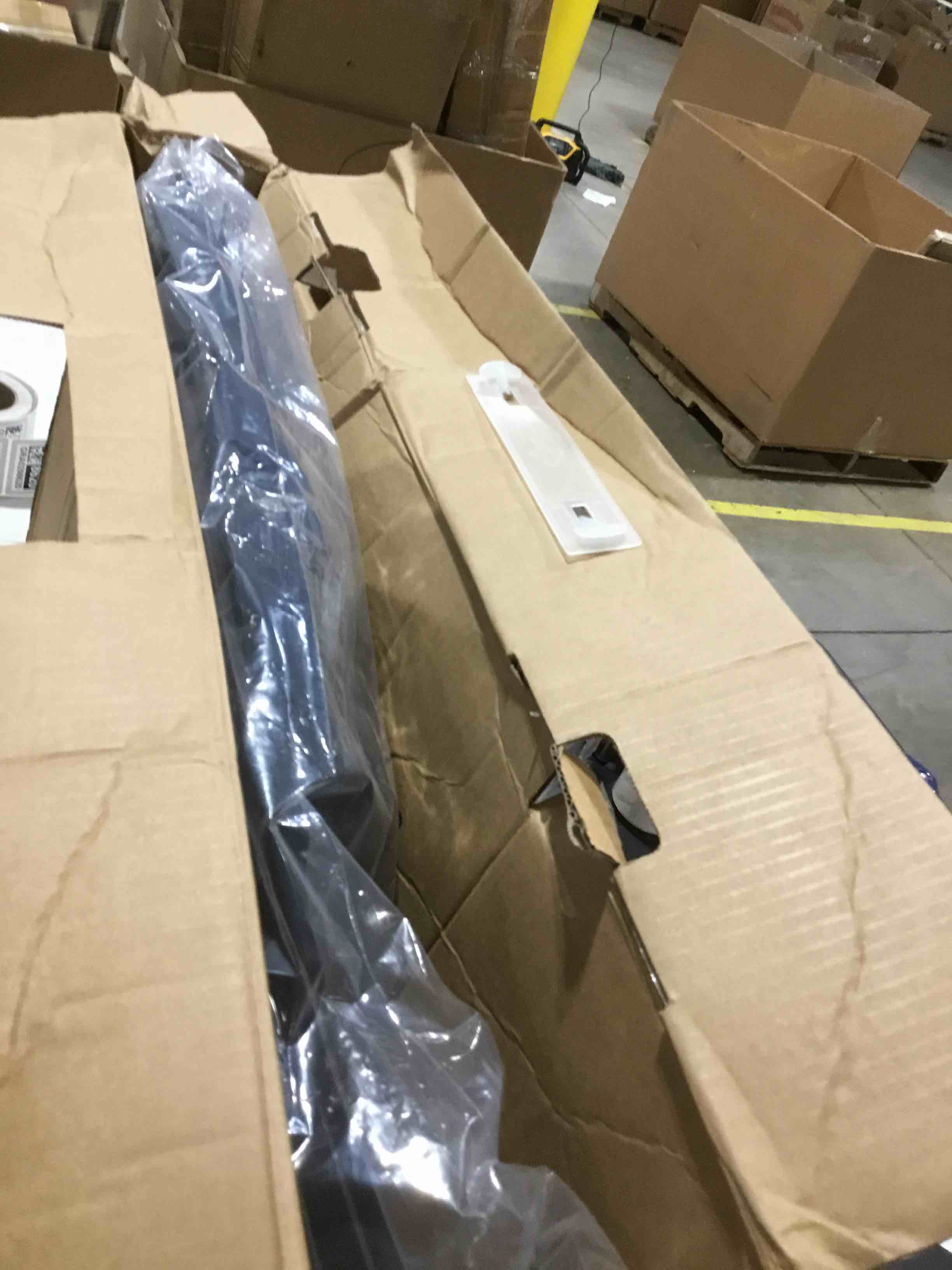 https://s3.amazonaws.com/lotting-images-prod/bidfta/TEA0384073_1734465893347.jpeg
