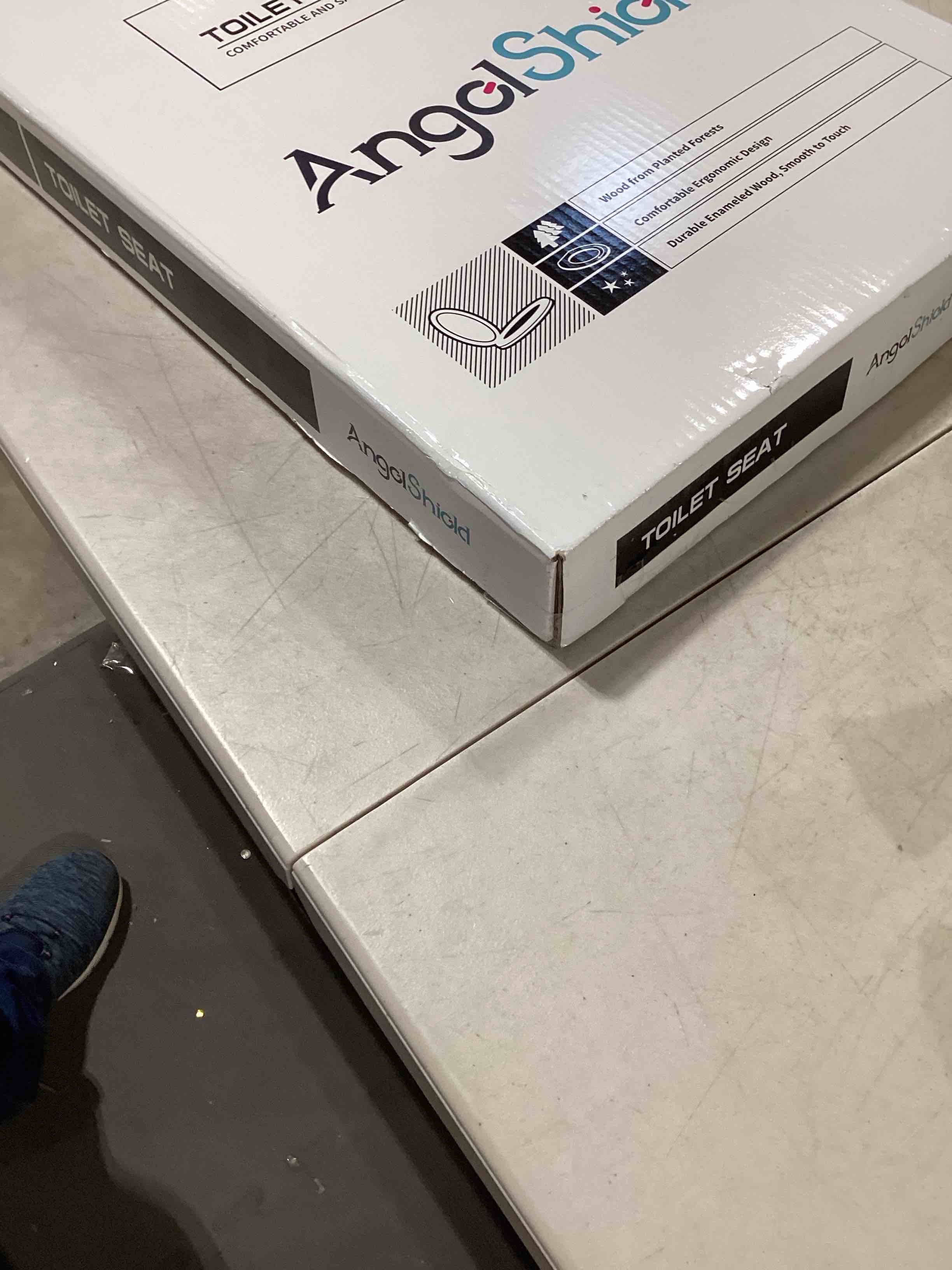 https://s3.amazonaws.com/lotting-images-prod/bidfta/TEA0385049_1733756229806.jpeg