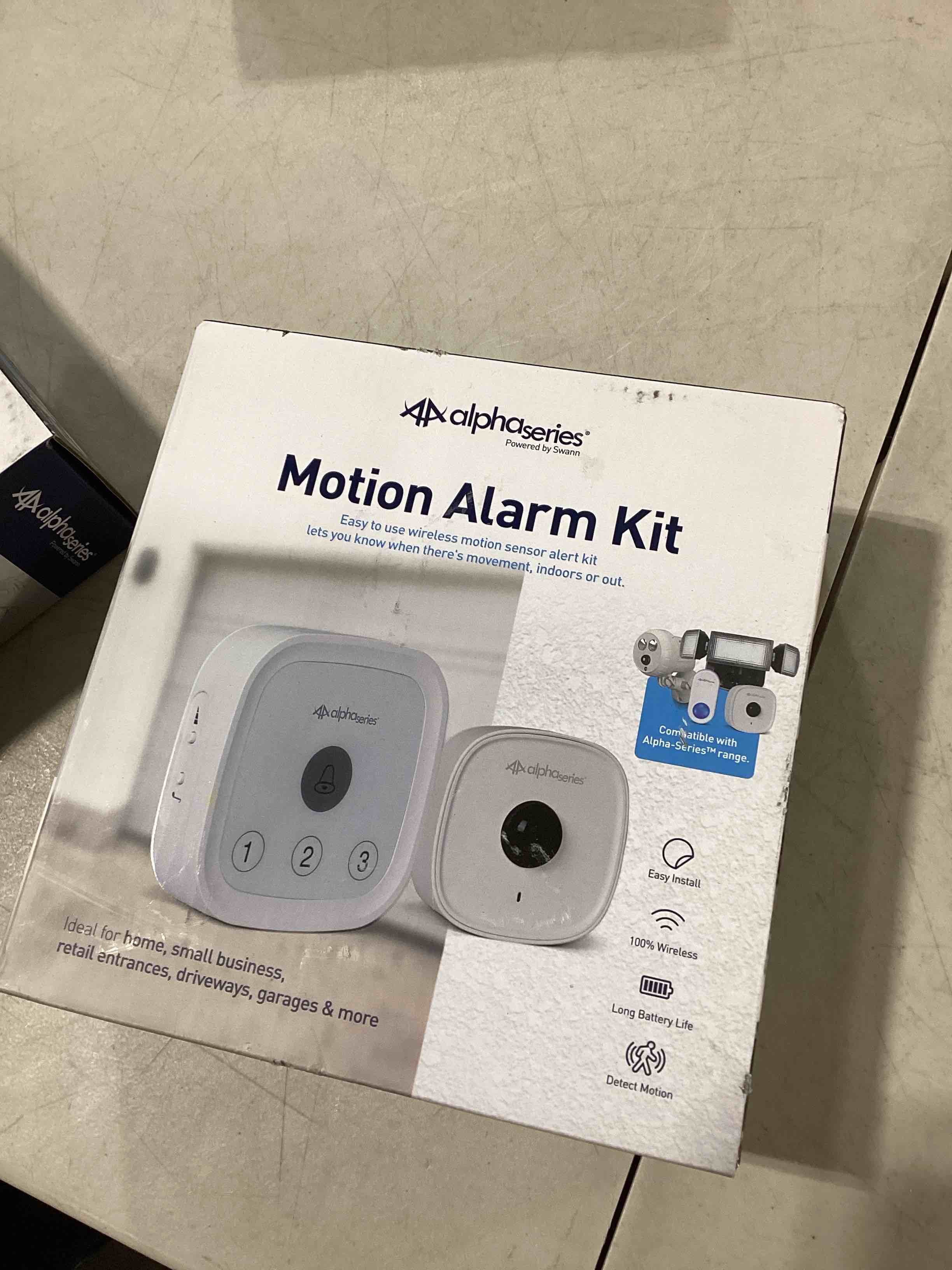 https://s3.amazonaws.com/lotting-images-prod/bidfta/TEA0385243_1733499309149.jpeg