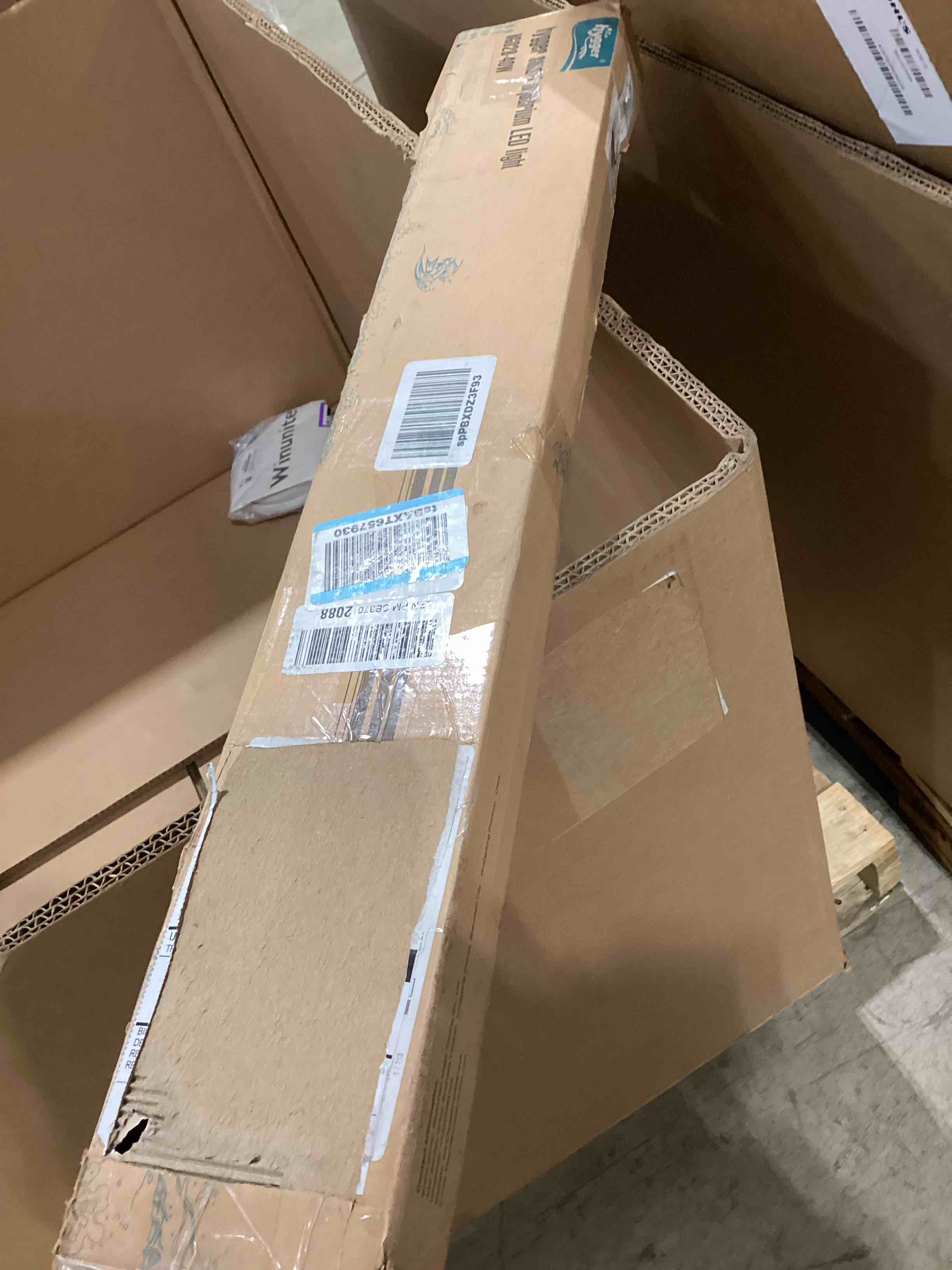 https://s3.amazonaws.com/lotting-images-prod/bidfta/TEA0389650_1730811105918.jpeg