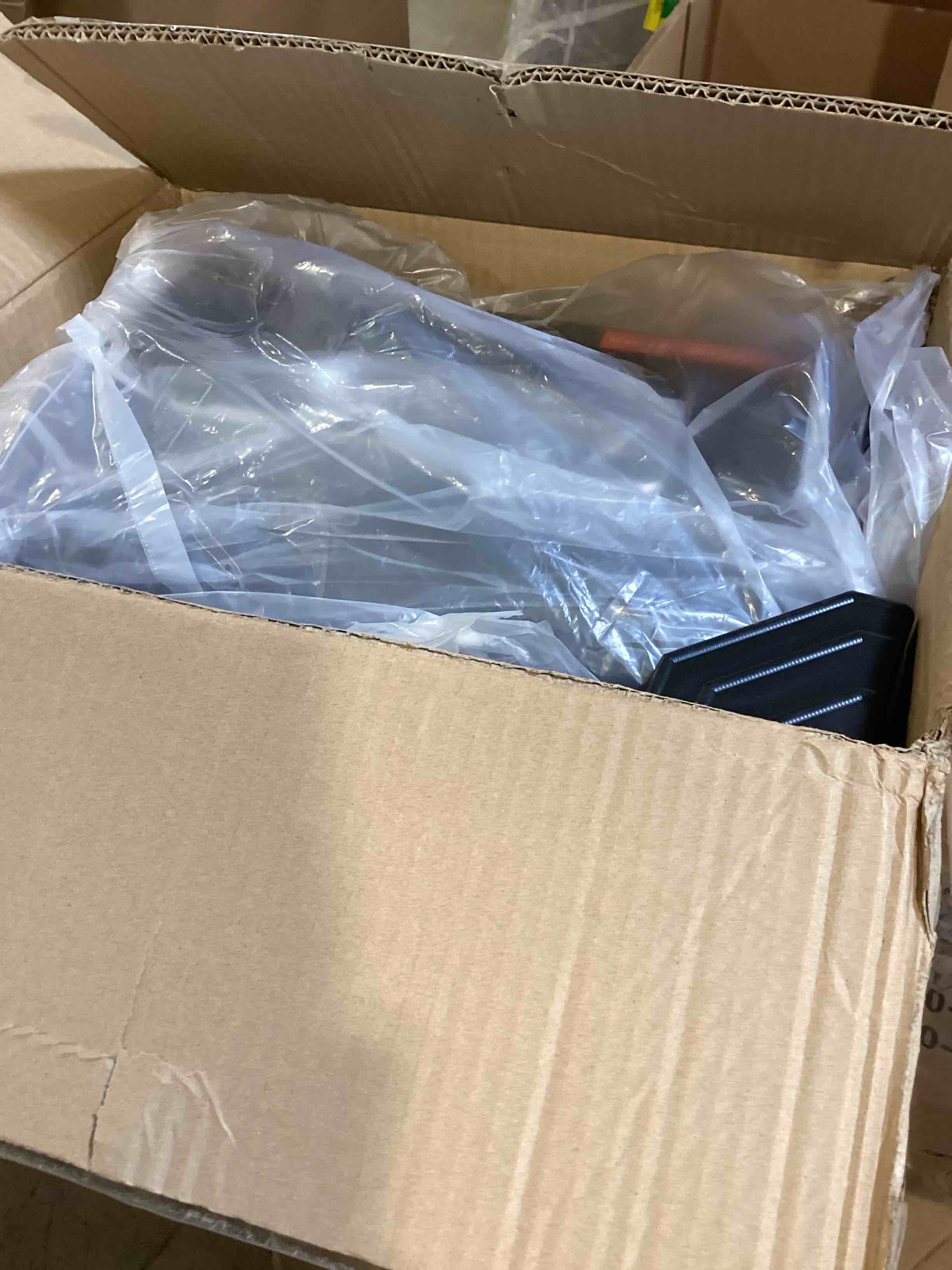 https://s3.amazonaws.com/lotting-images-prod/bidfta/TEA0389830_1730737405484.jpeg
