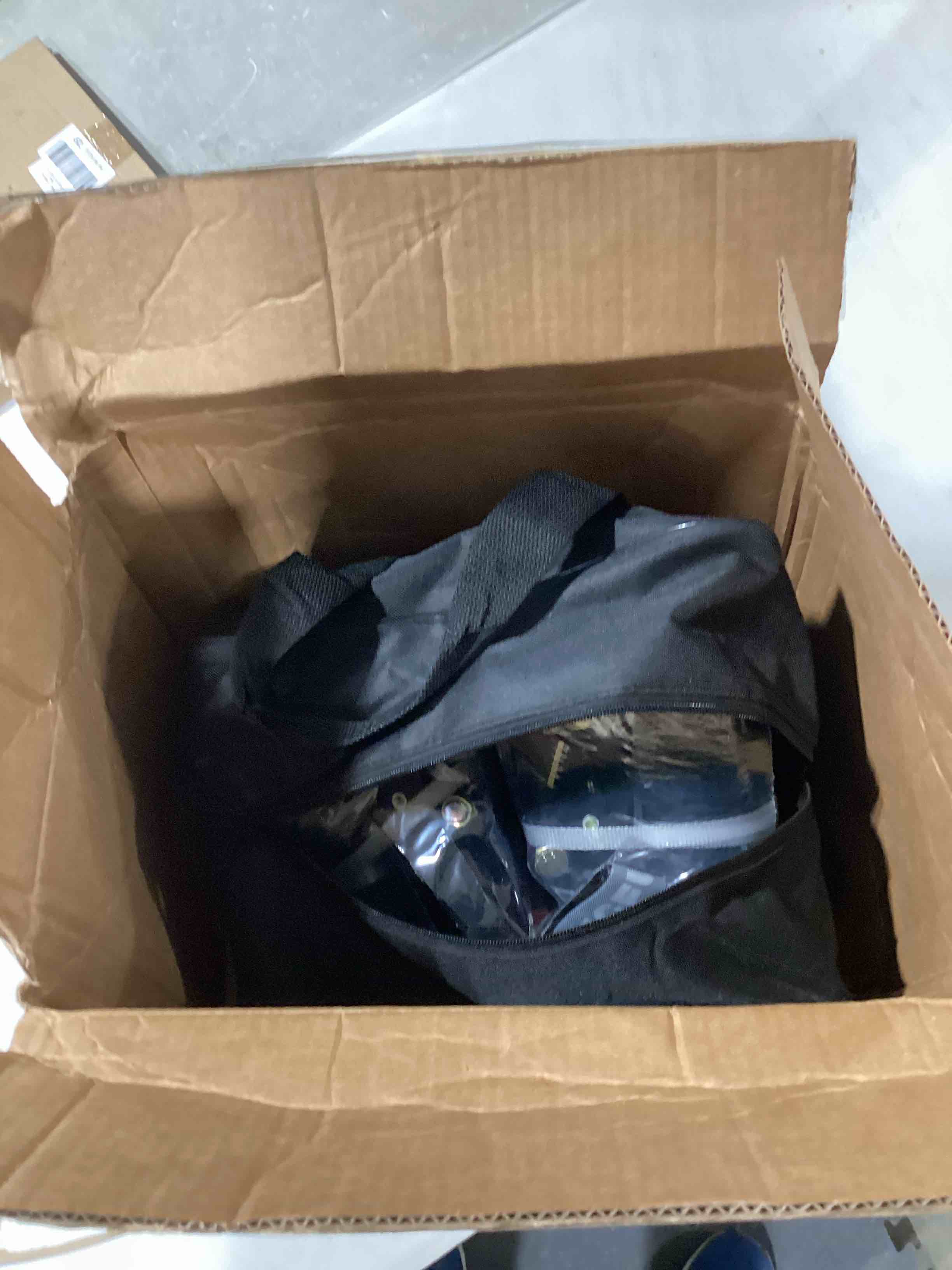 https://s3.amazonaws.com/lotting-images-prod/bidfta/TEA0389924_1730319030462.jpeg