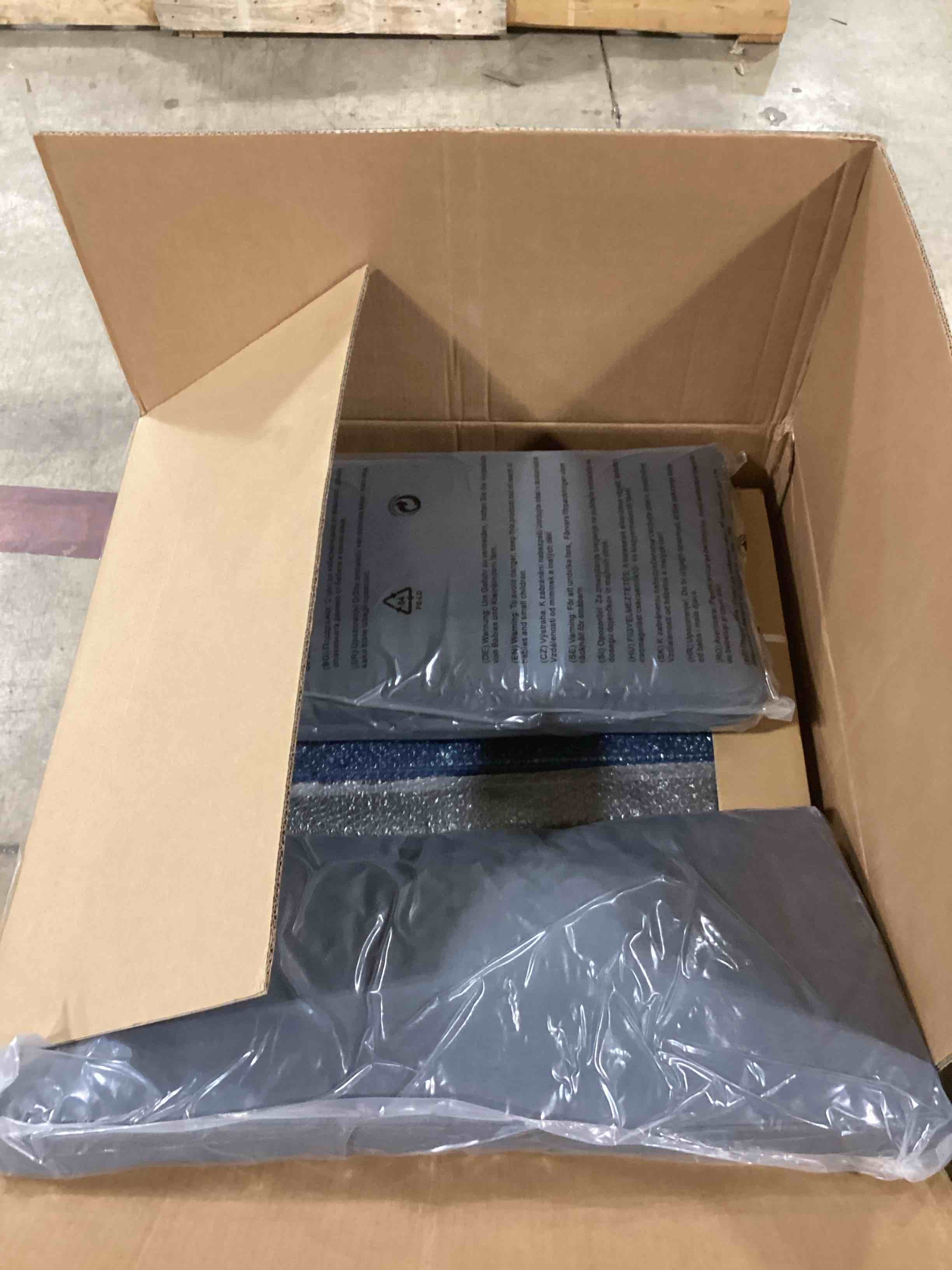 https://s3.amazonaws.com/lotting-images-prod/bidfta/TEA0390577_1729524107307.jpeg