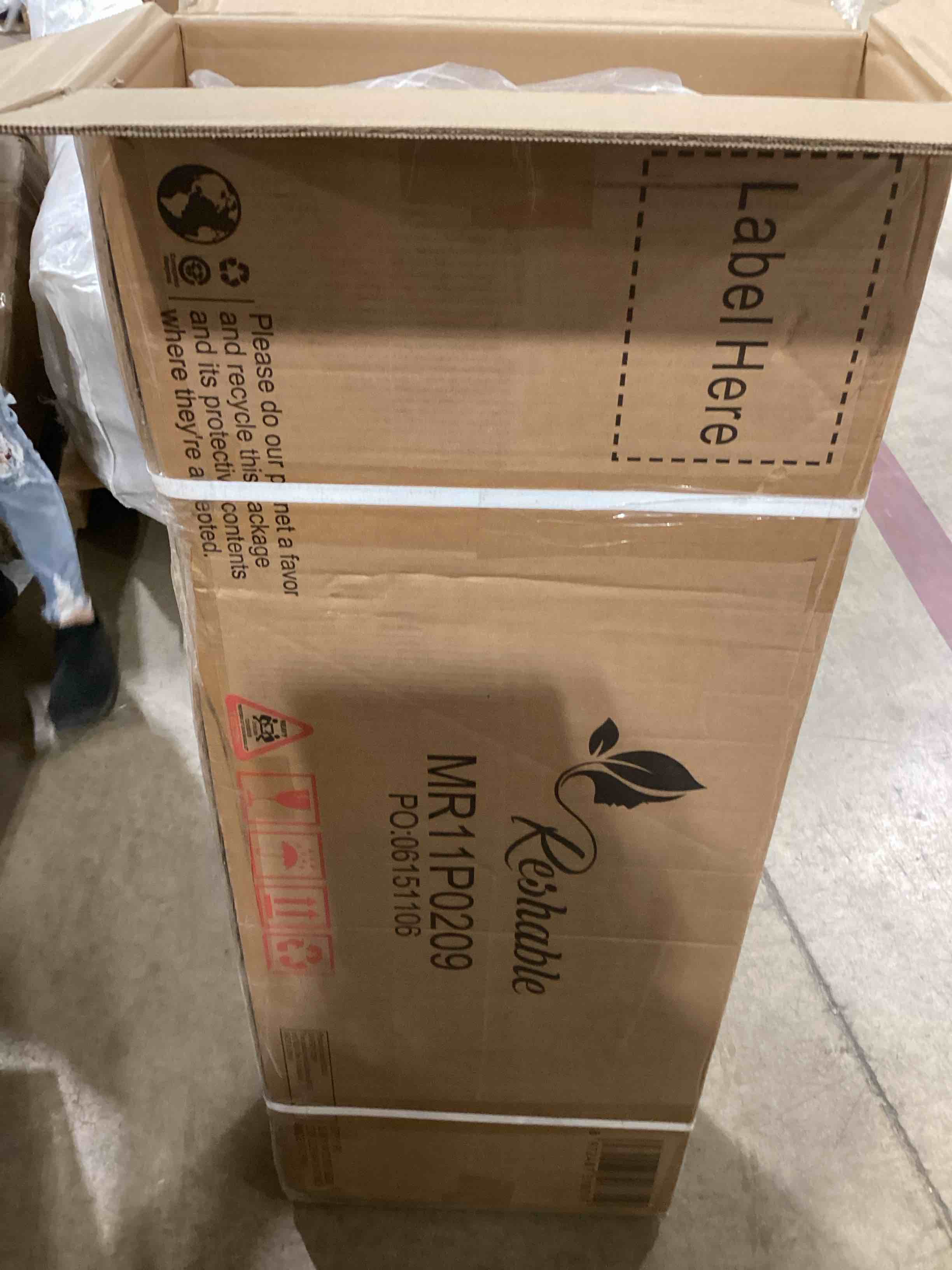 https://s3.amazonaws.com/lotting-images-prod/bidfta/TEA0390587_1729521272798.jpeg