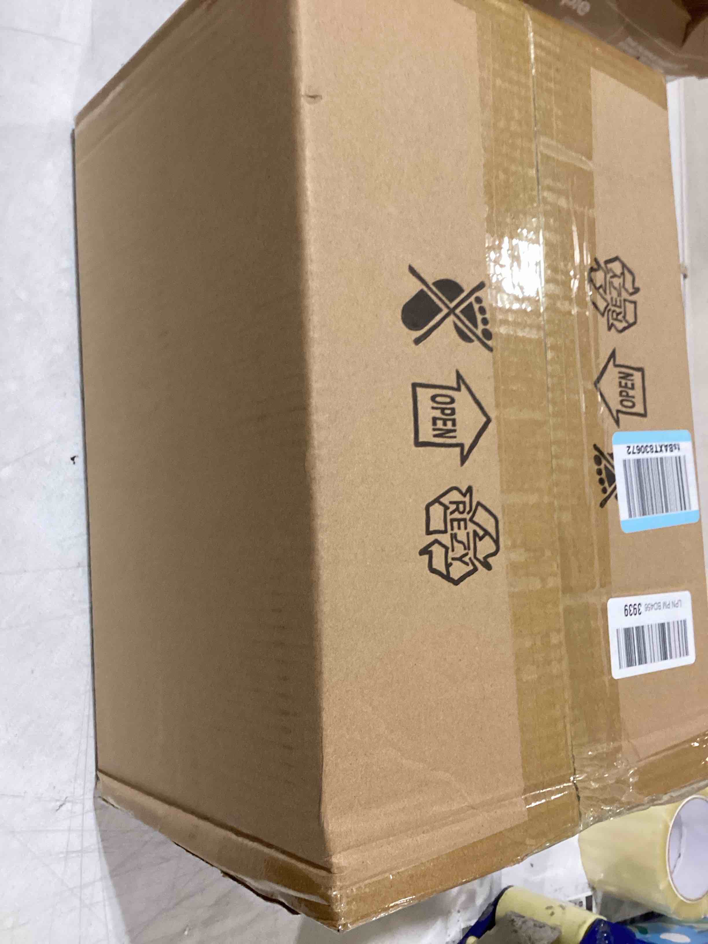 https://s3.amazonaws.com/lotting-images-prod/bidfta/TEA0392061_1730463607196.jpeg
