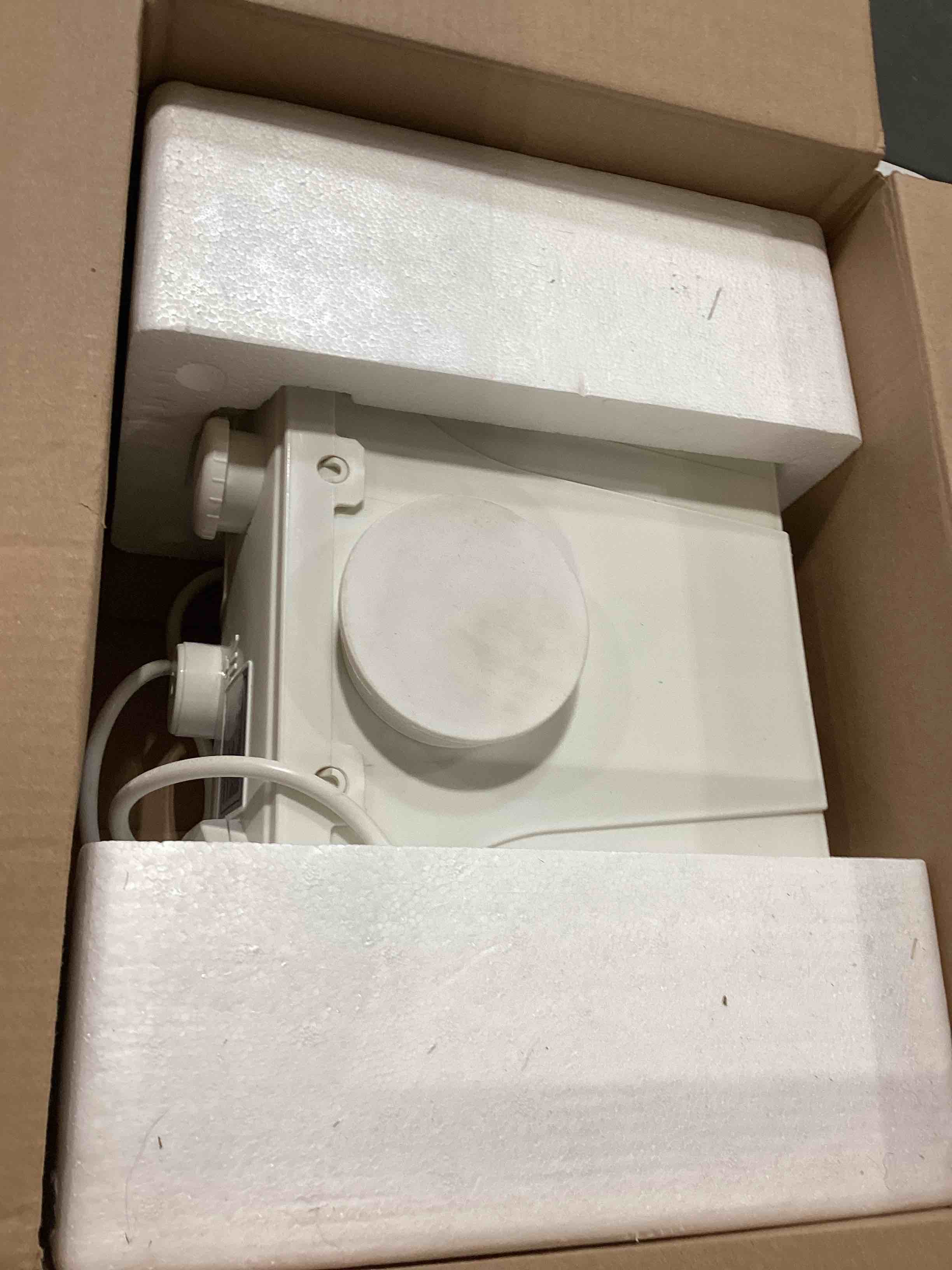 https://s3.amazonaws.com/lotting-images-prod/bidfta/TEA0392297_1730295057018.jpeg