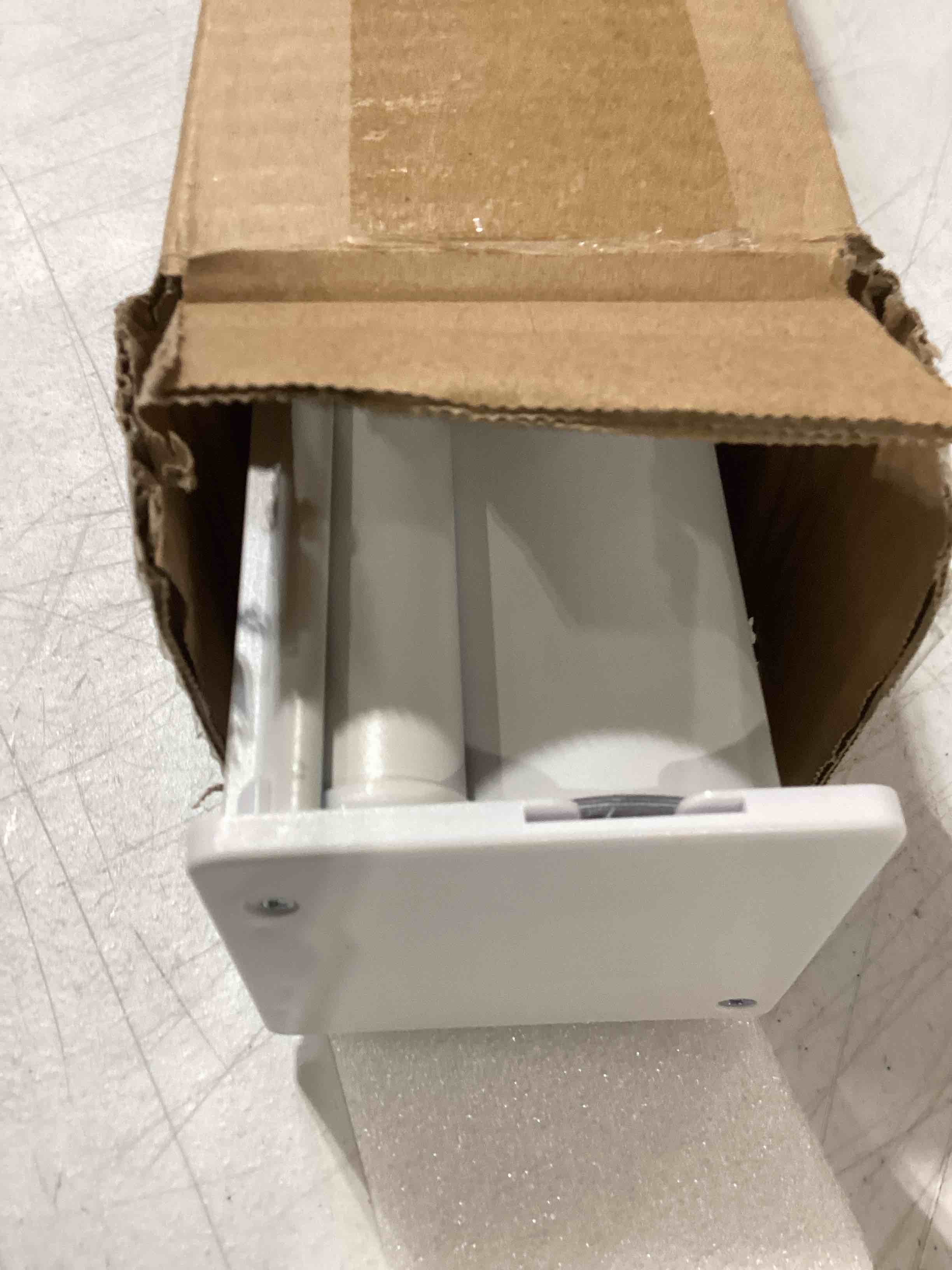 https://s3.amazonaws.com/lotting-images-prod/bidfta/TEA0393076_1729172390355.jpeg