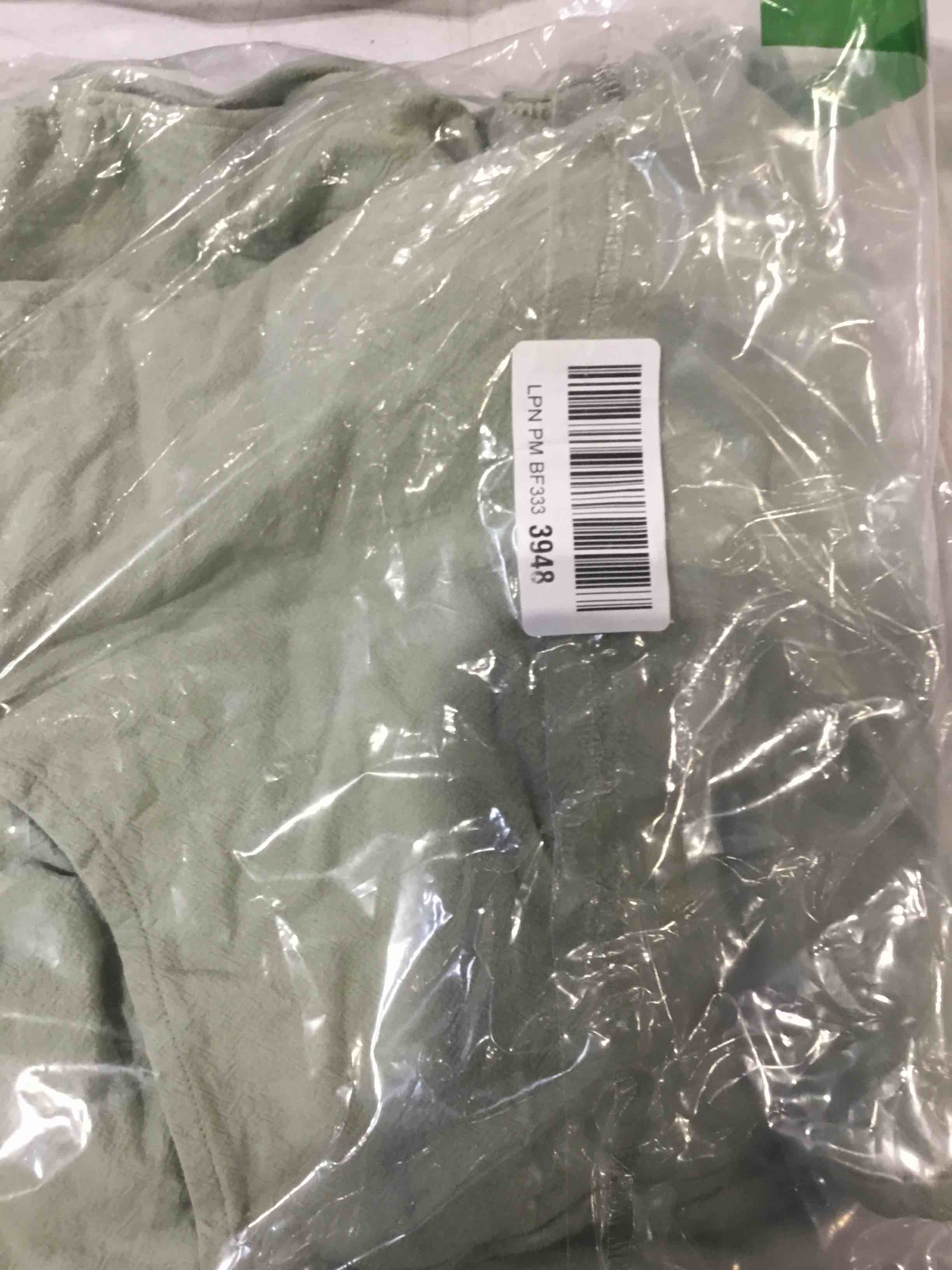 https://s3.amazonaws.com/lotting-images-prod/bidfta/TEA0393532_1728919540344.jpeg