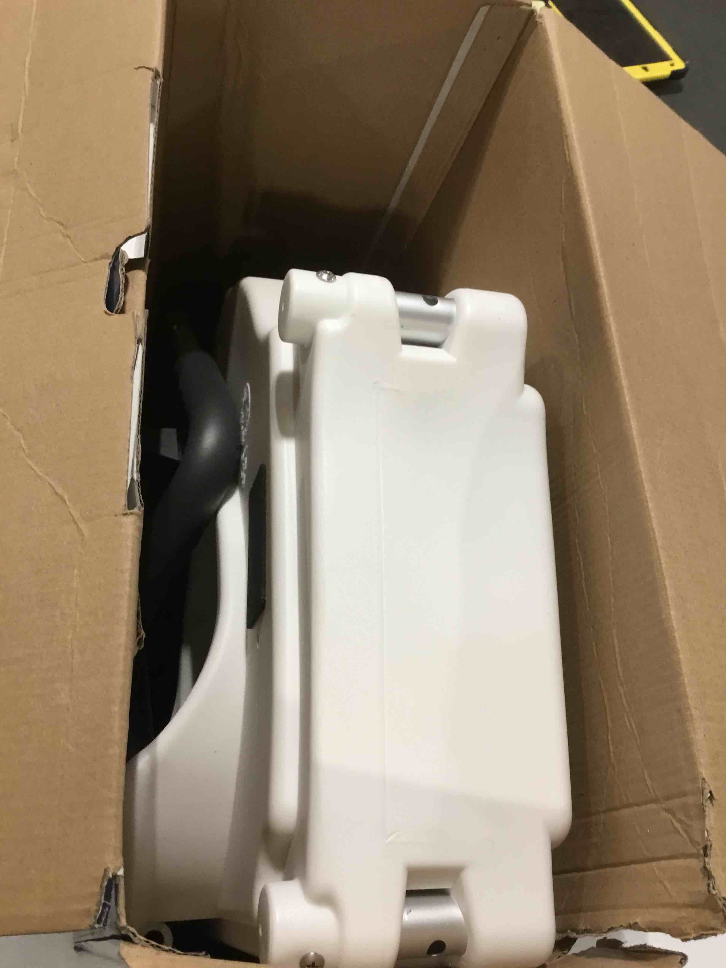https://s3.amazonaws.com/lotting-images-prod/bidfta/TEA0393561_1728913894649.jpeg