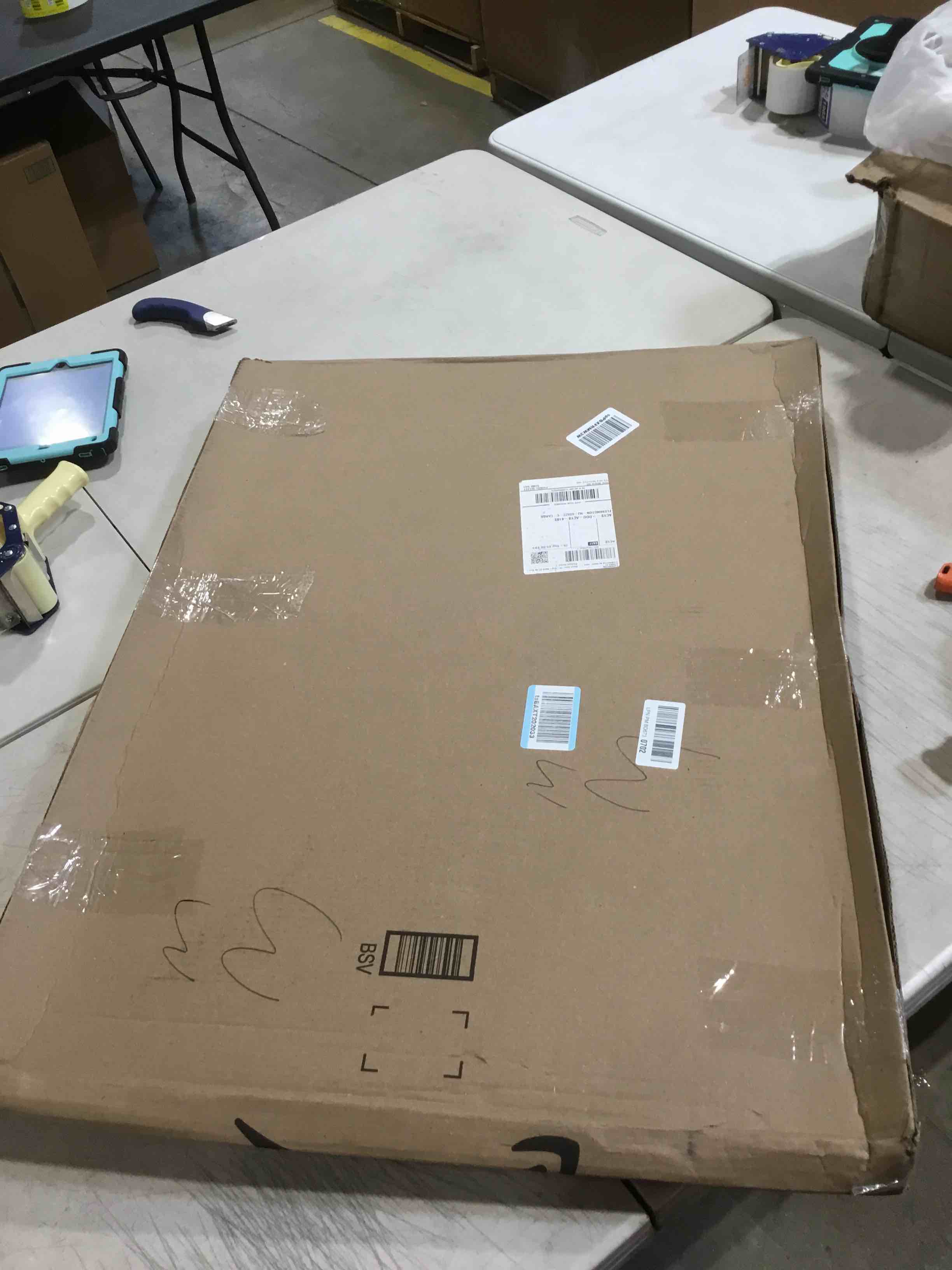 https://s3.amazonaws.com/lotting-images-prod/bidfta/TEA0394927_1729525726382.jpeg