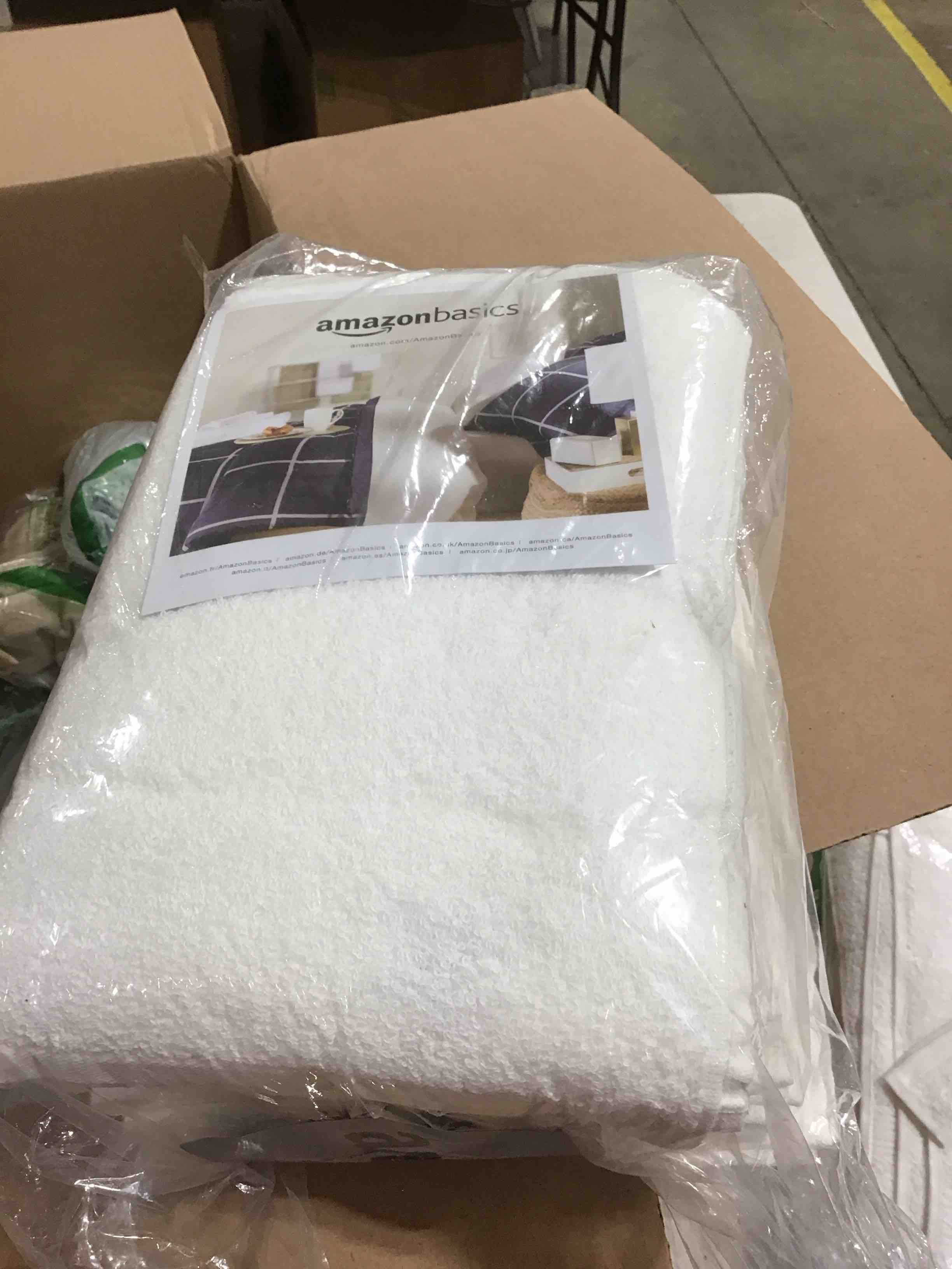 https://s3.amazonaws.com/lotting-images-prod/bidfta/TEA0395221_1729010080284.jpeg