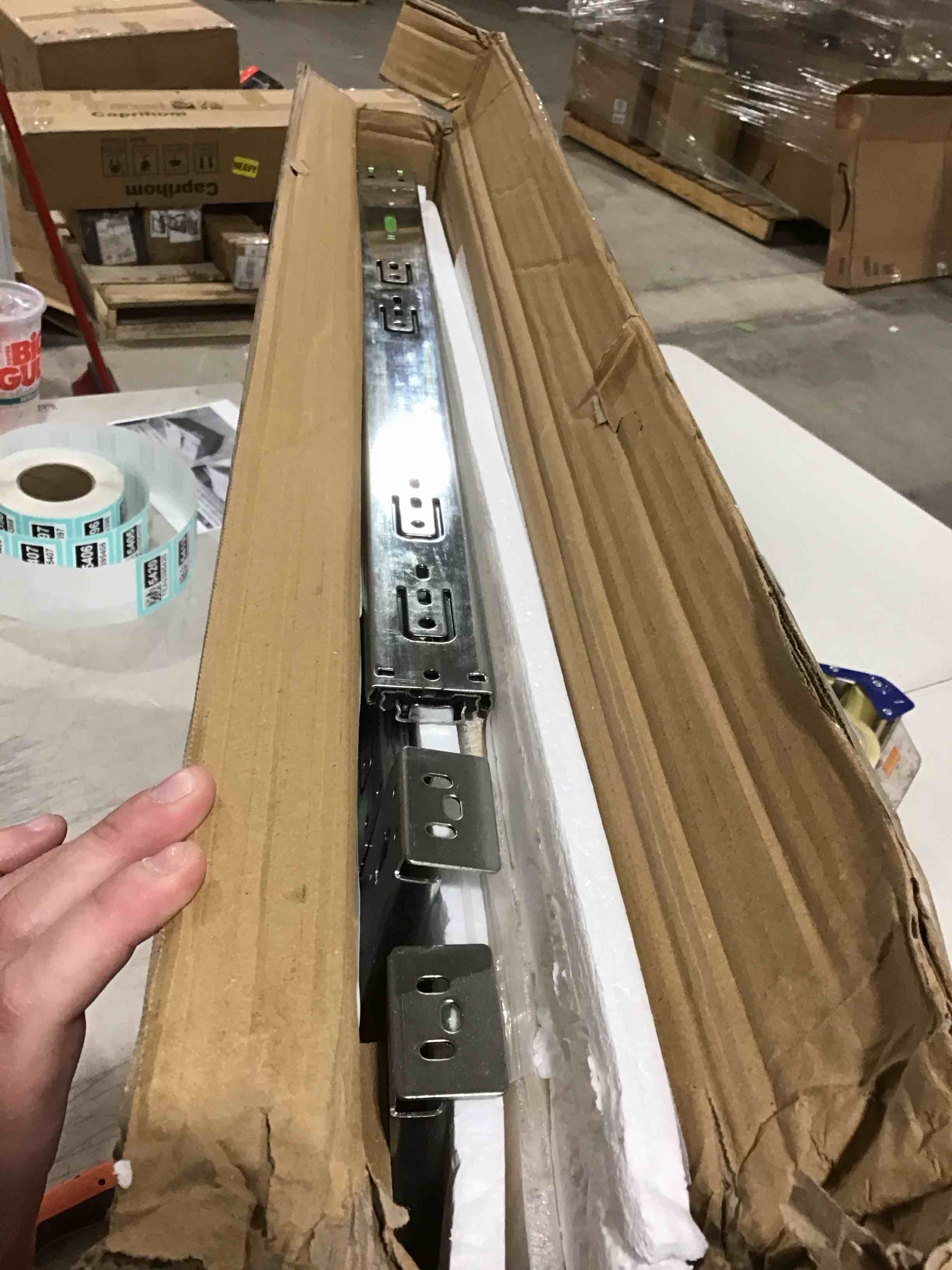 https://s3.amazonaws.com/lotting-images-prod/bidfta/TEA0395420_1728734824904.jpeg