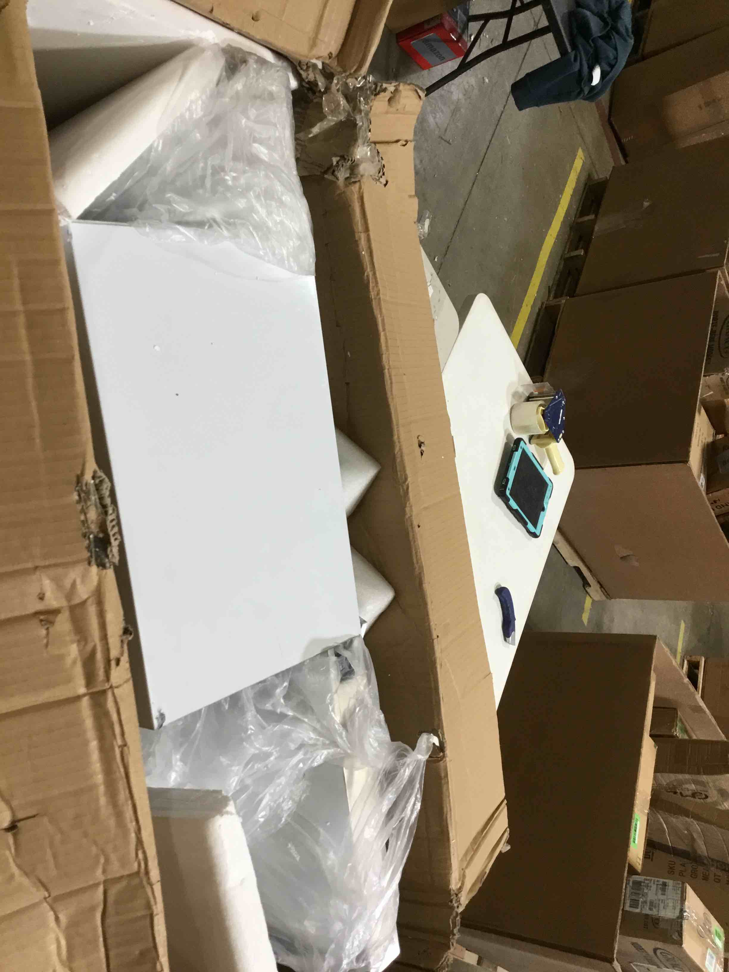 https://s3.amazonaws.com/lotting-images-prod/bidfta/TEA0395439_1728668293572.jpeg