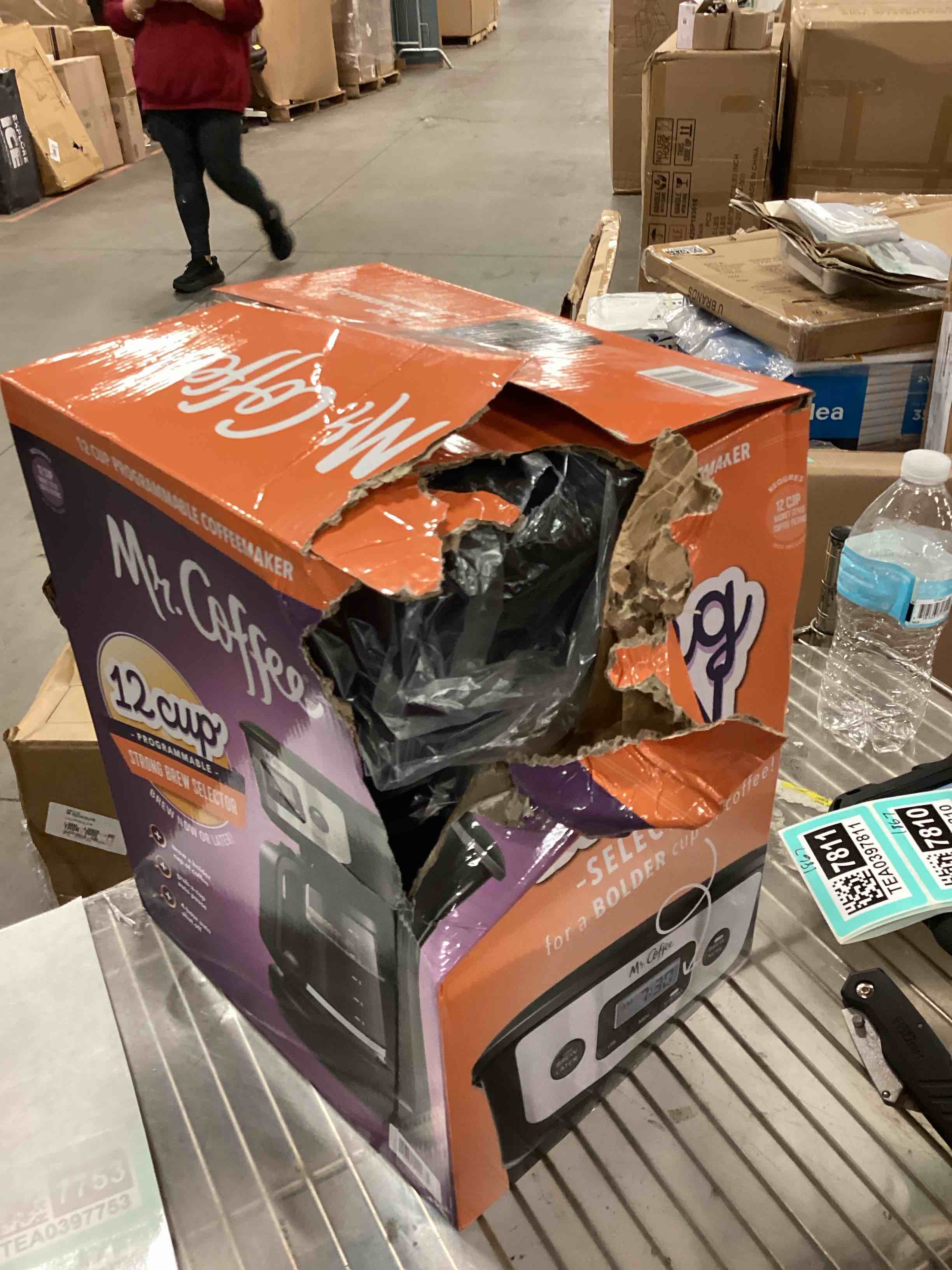 https://s3.amazonaws.com/lotting-images-prod/bidfta/TEA0397761_1732635548367.jpeg