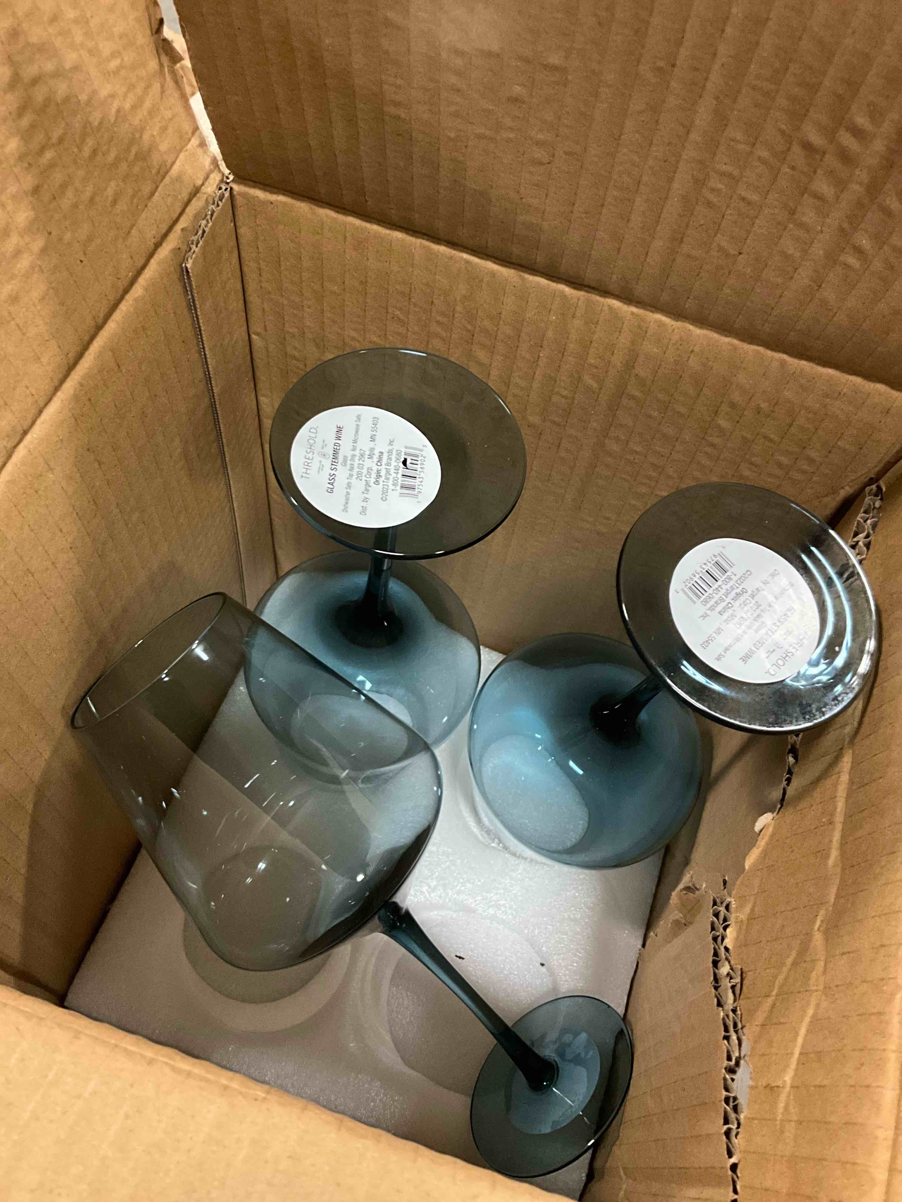 https://s3.amazonaws.com/lotting-images-prod/bidfta/TEA0399959_1733930045849.jpeg