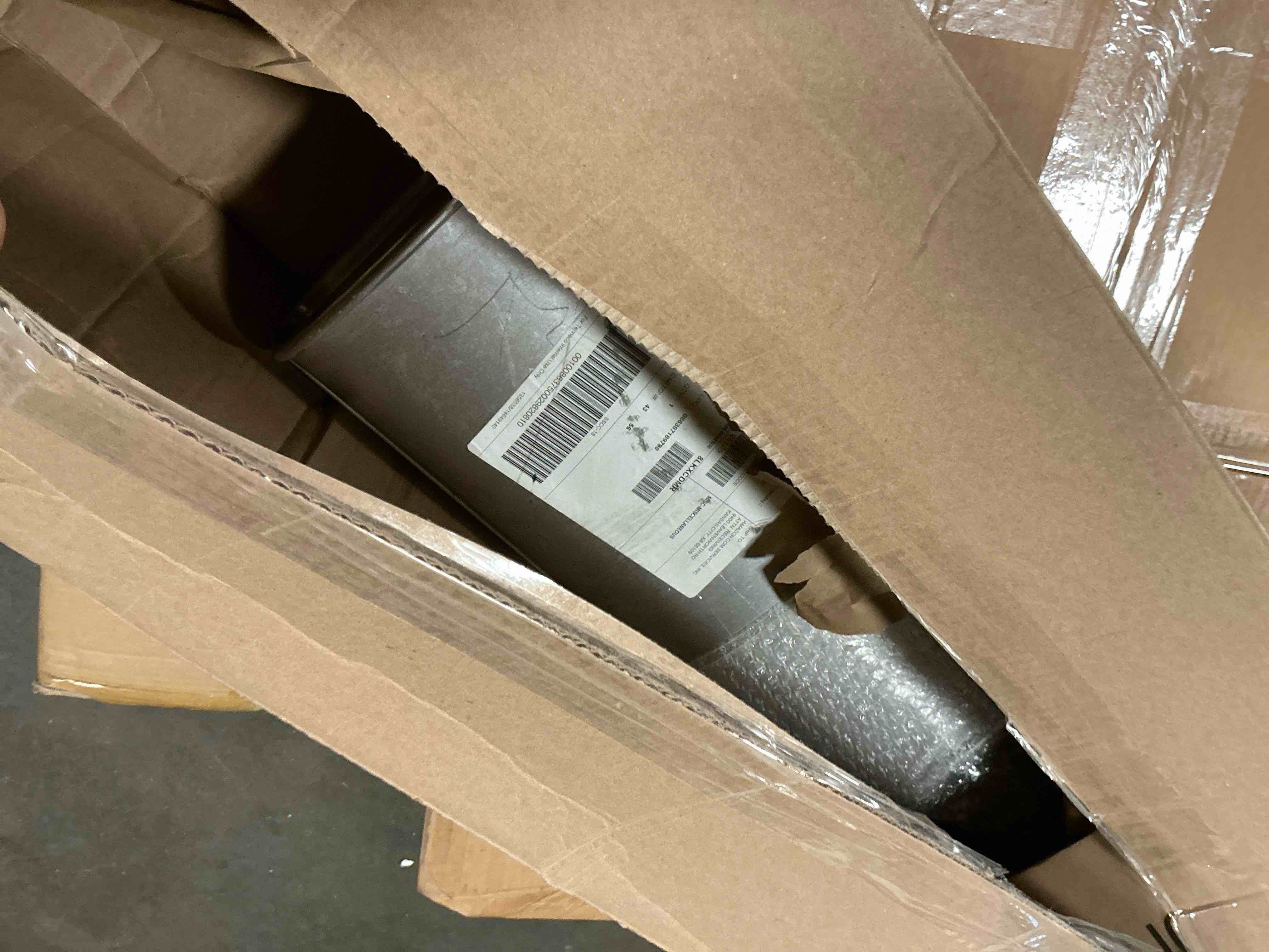 https://s3.amazonaws.com/lotting-images-prod/bidfta/TEA0410773_1734286695467.jpeg