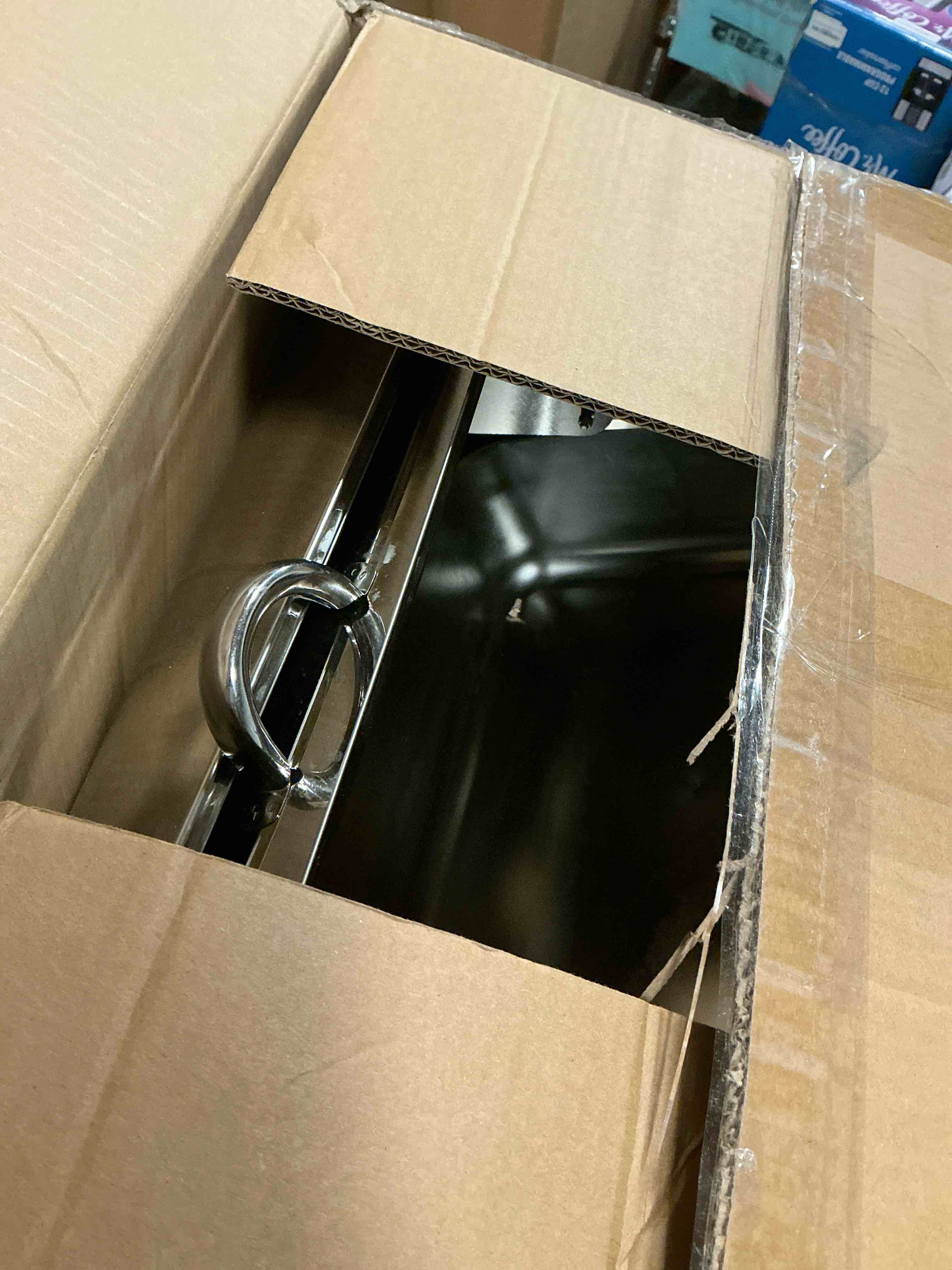 https://s3.amazonaws.com/lotting-images-prod/bidfta/TEA0410791_1734288275349.jpeg