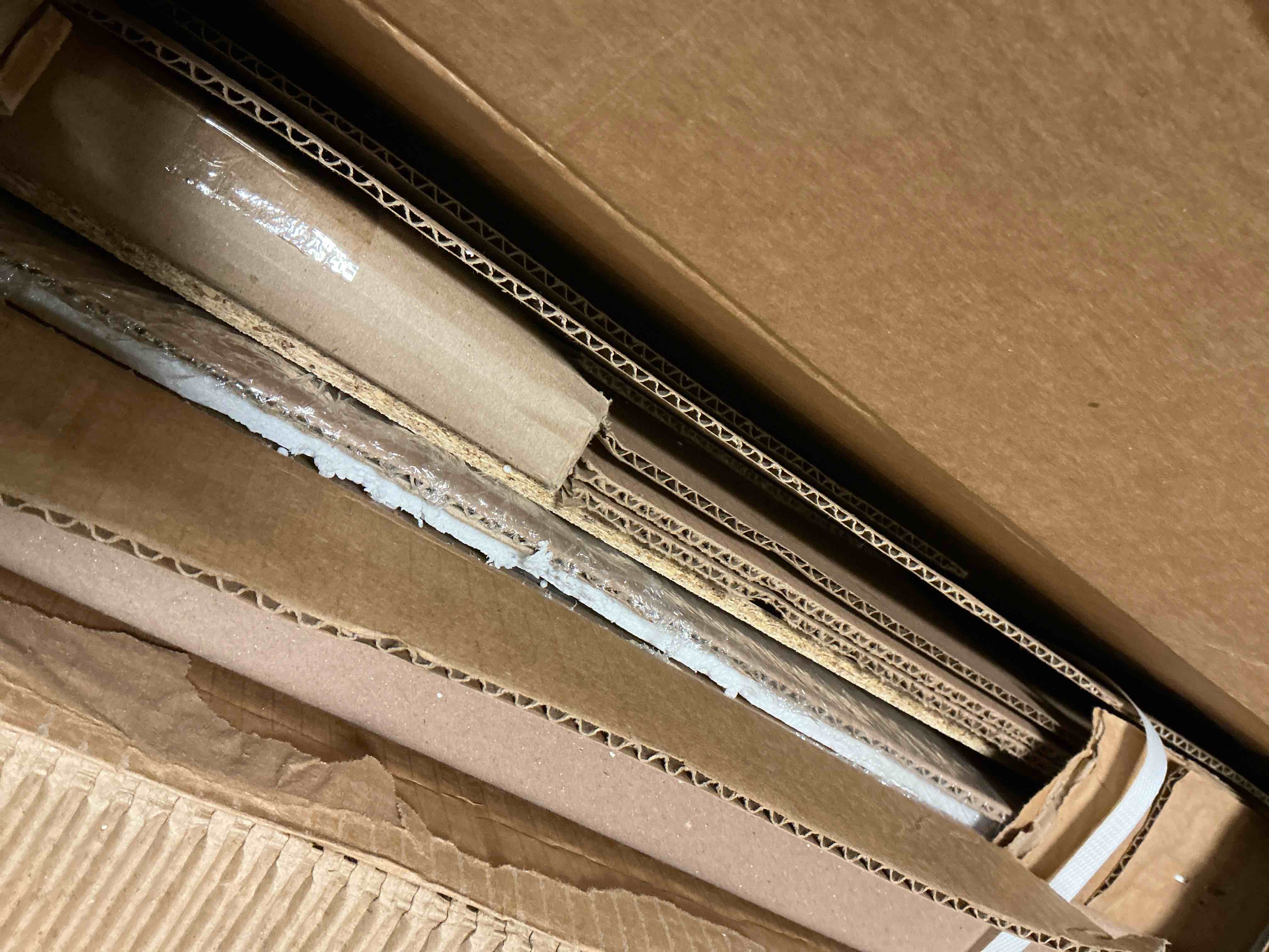https://s3.amazonaws.com/lotting-images-prod/bidfta/TEA0411102_1734118733122.jpeg