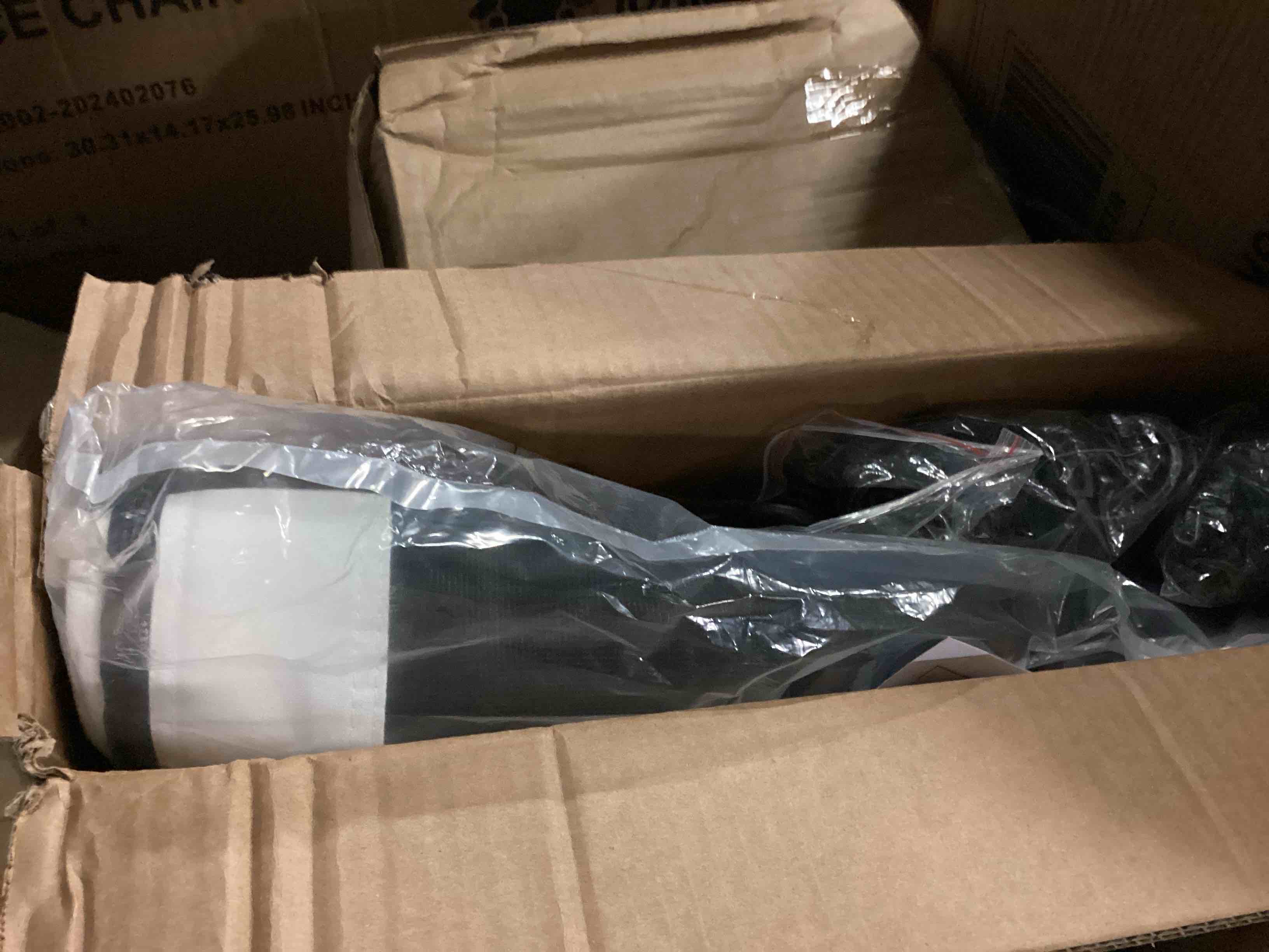 https://s3.amazonaws.com/lotting-images-prod/bidfta/TEA0411320_1733782633066.jpeg