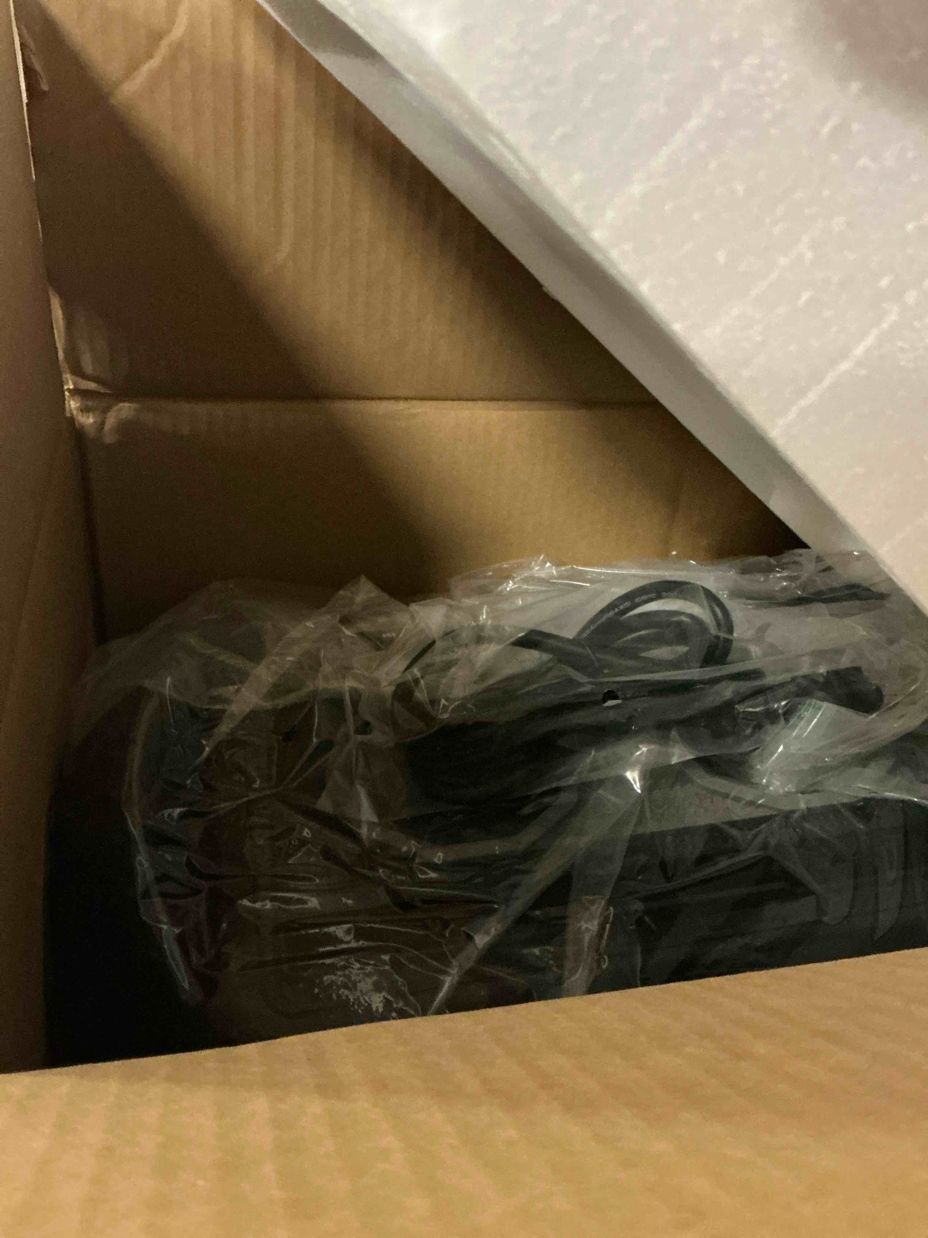 https://s3.amazonaws.com/lotting-images-prod/bidfta/TEA0411418_1733759250998.jpeg