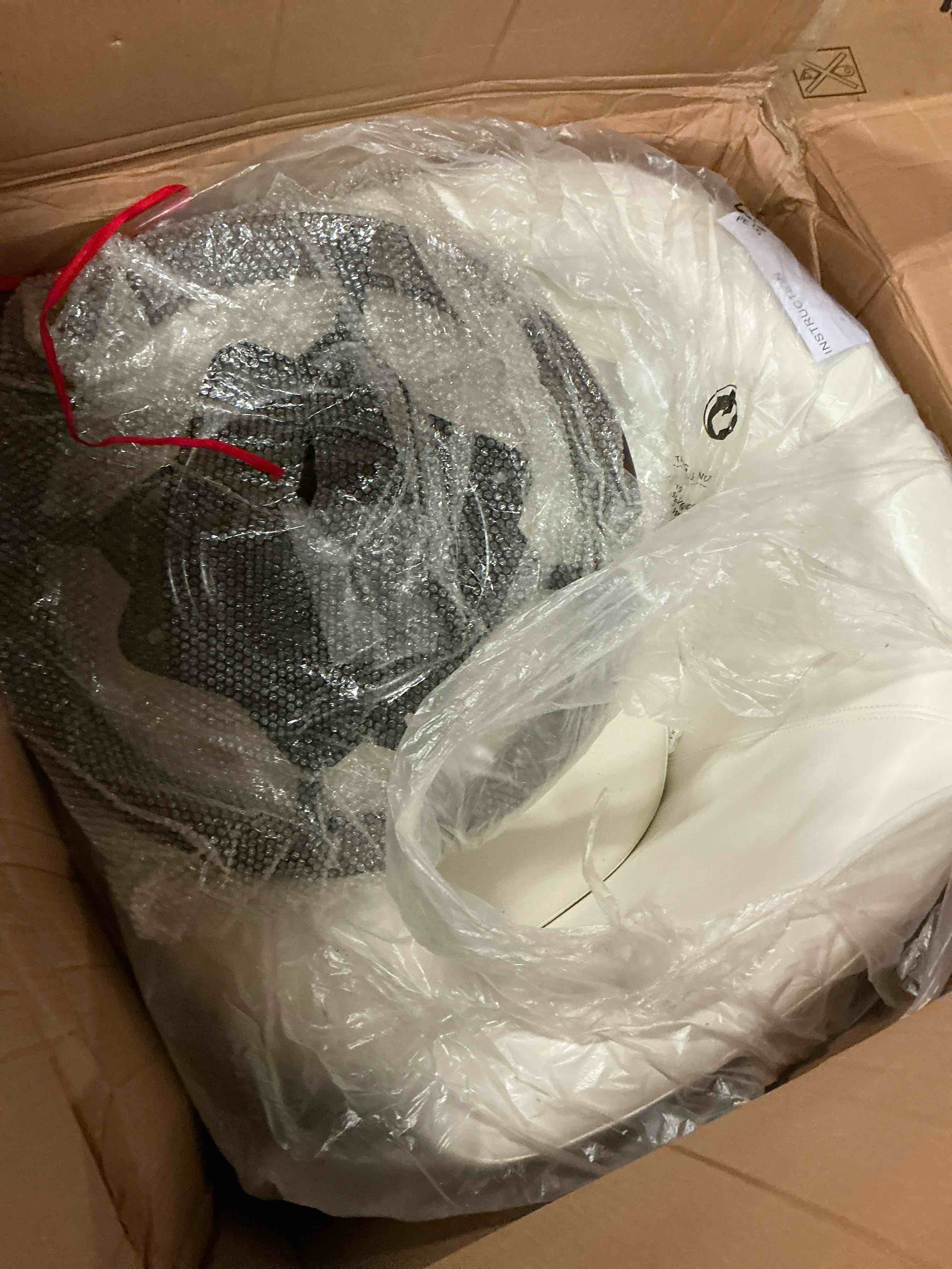 https://s3.amazonaws.com/lotting-images-prod/bidfta/TEA0411426_1733761128929.jpeg