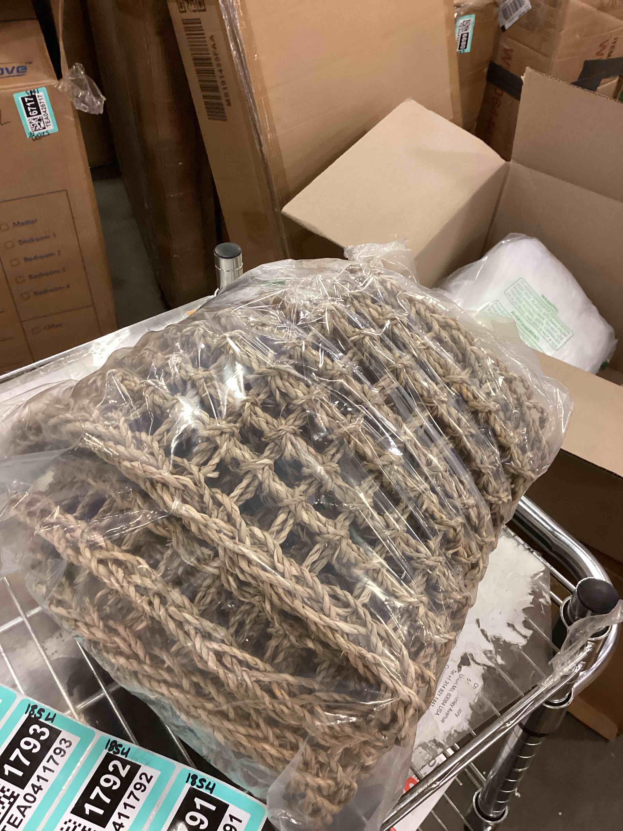 https://s3.amazonaws.com/lotting-images-prod/bidfta/TEA0411791_1732310930990.jpeg